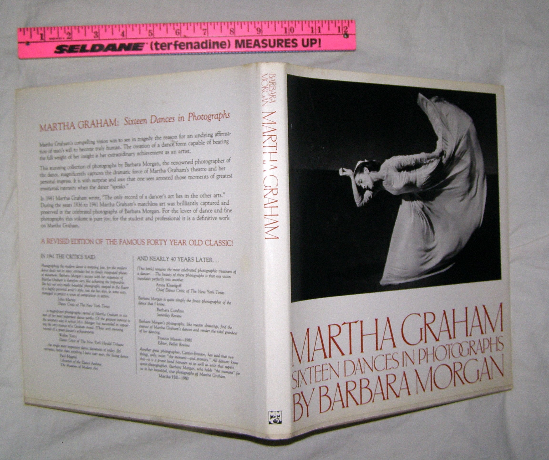 Martha Graham: Sixteen Dances in Photographs Art & Literature