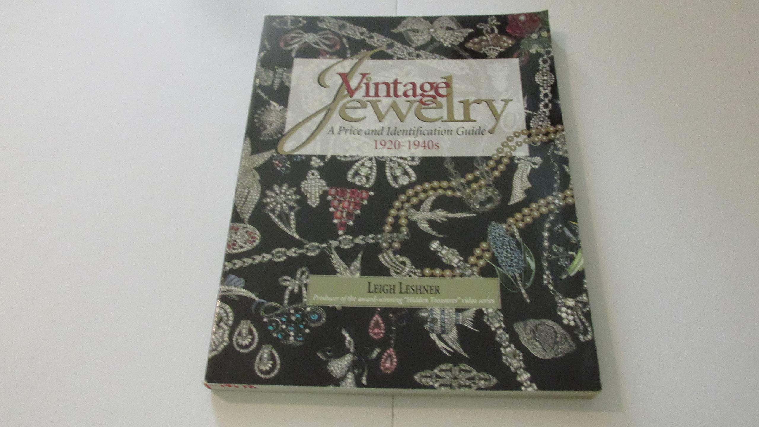 Vintage Jewelry: A Price and Identification Guide, 1920 to 1940s Hobbies & Crafts