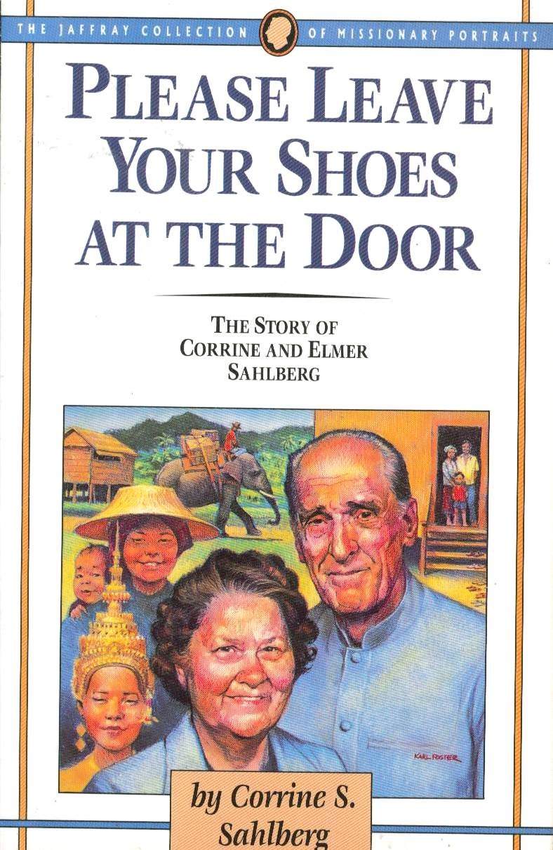 Please Leave Your Shoes at the Door (Jaffray Collection of Missionary Portraits) Religion & Esotericism
