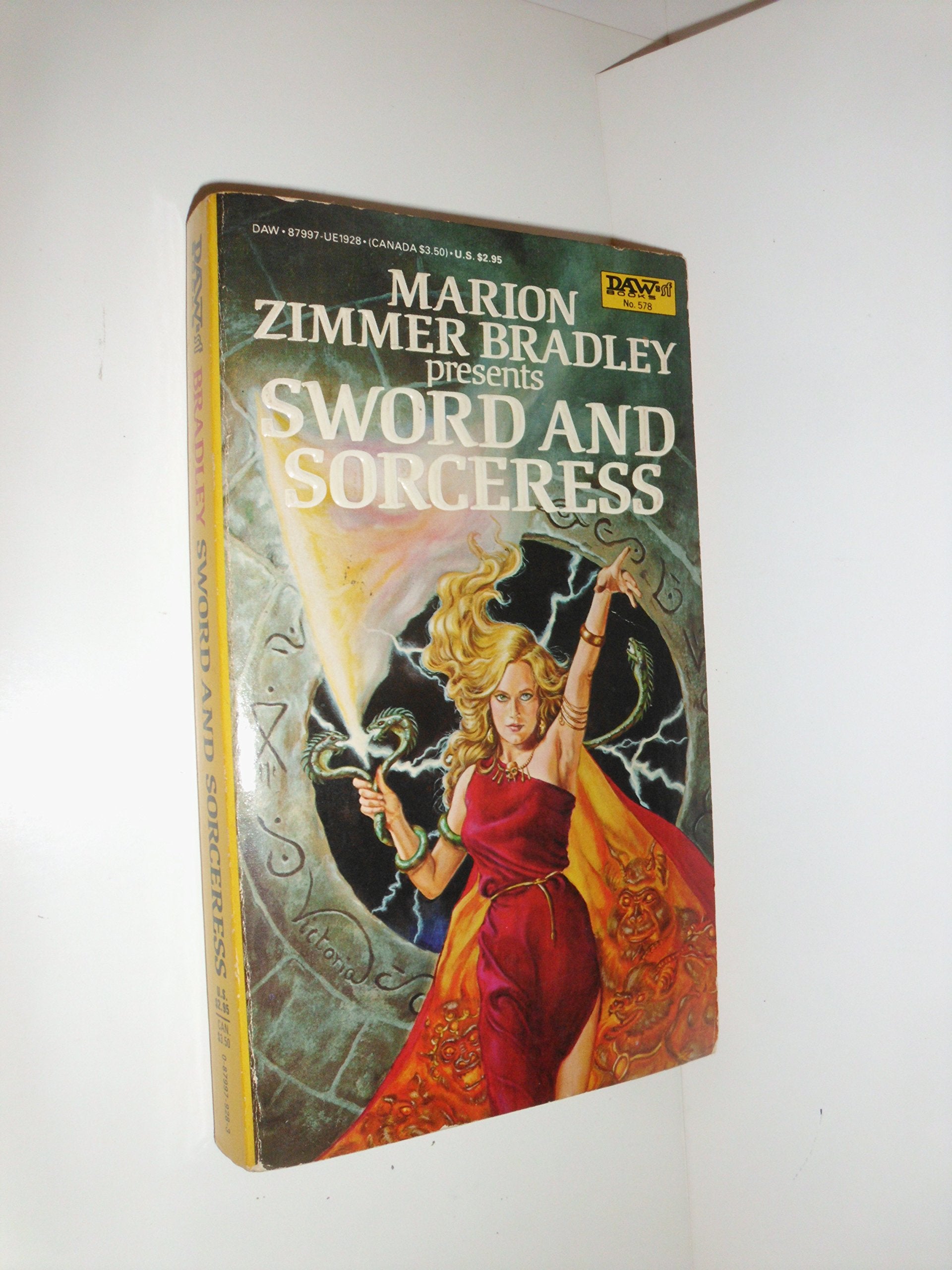 Sword and sorceress i Contemporary literature