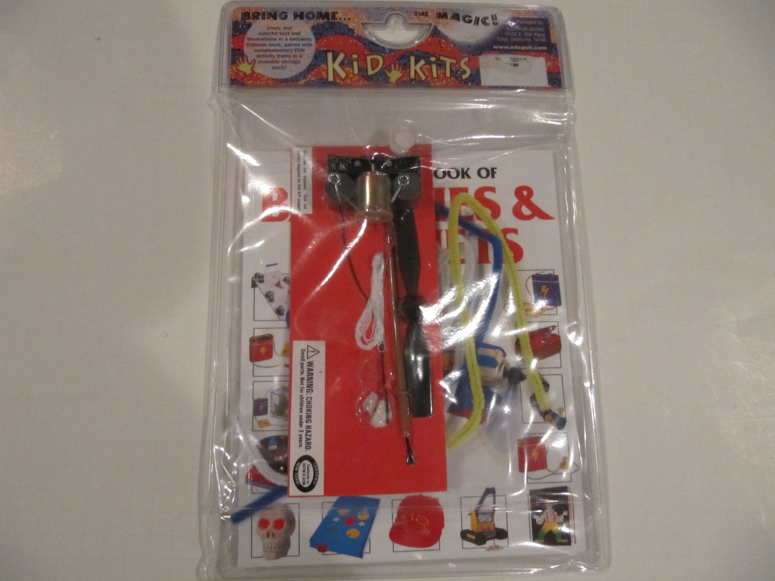 The Usborne Book of Batteries & Magnets/Book and Motorized Plane Kit (Usborne Kidkits) Non-fiction