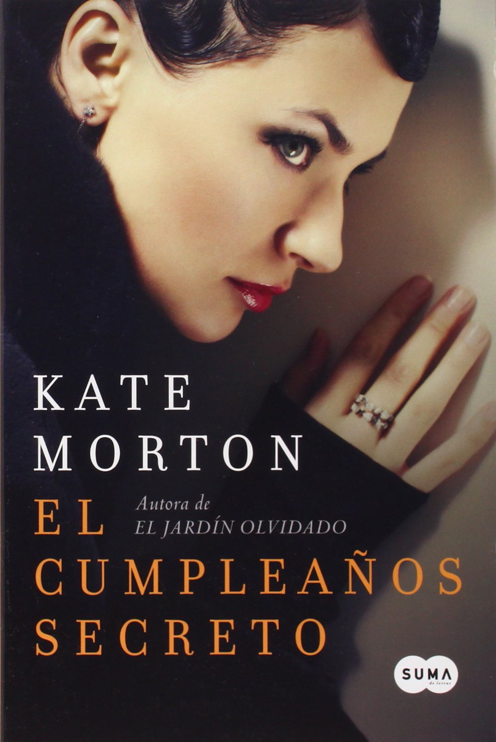El Cumpleanos Secreto = The Secret Birthday Historical Fiction
