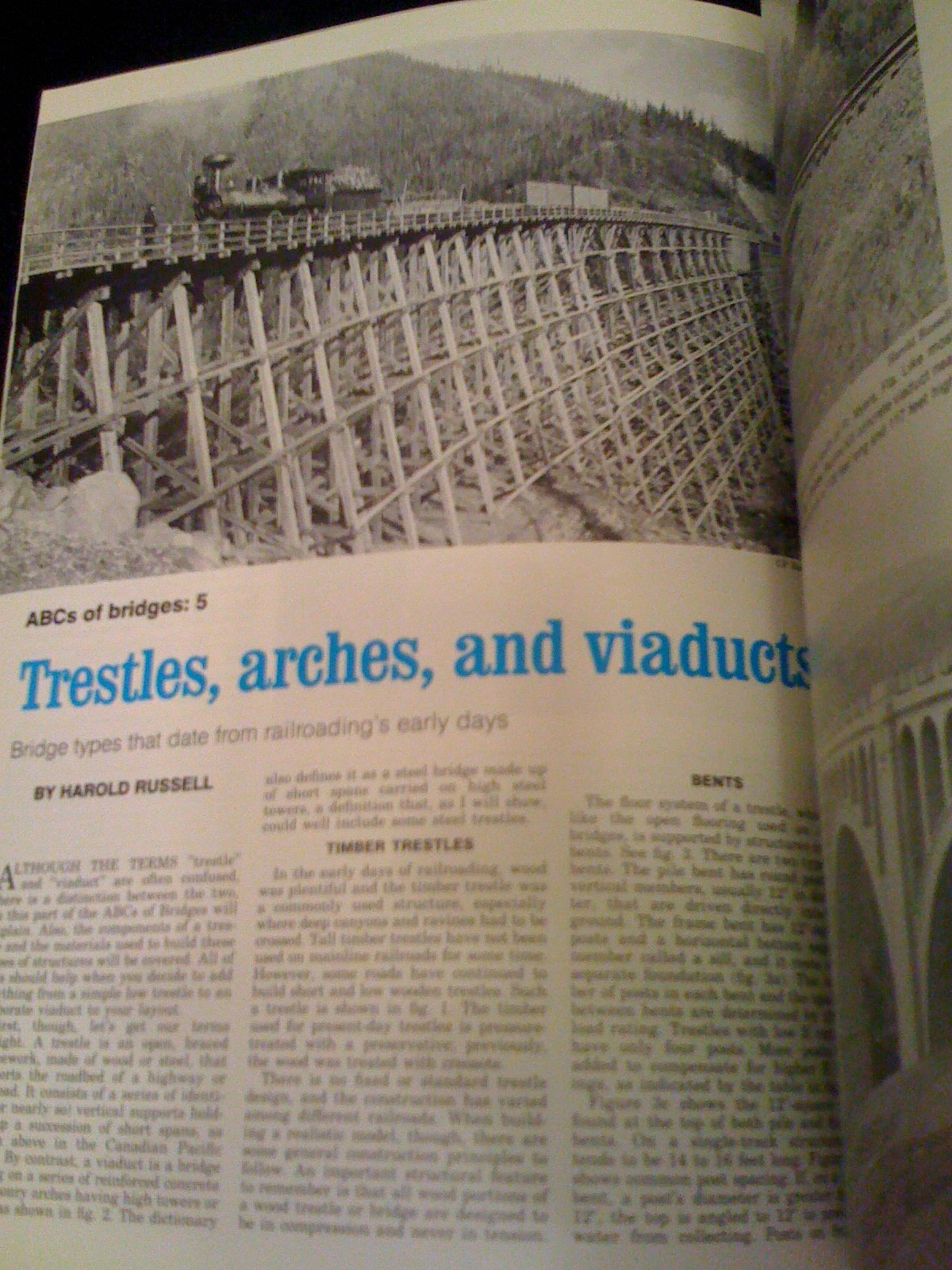 Model Railroad Bridges & Trestles: A Guide to Designing and Building Bridges for Your Layout (Model Railroad Handbook, 33, Band 33) Hobbies & Crafts
