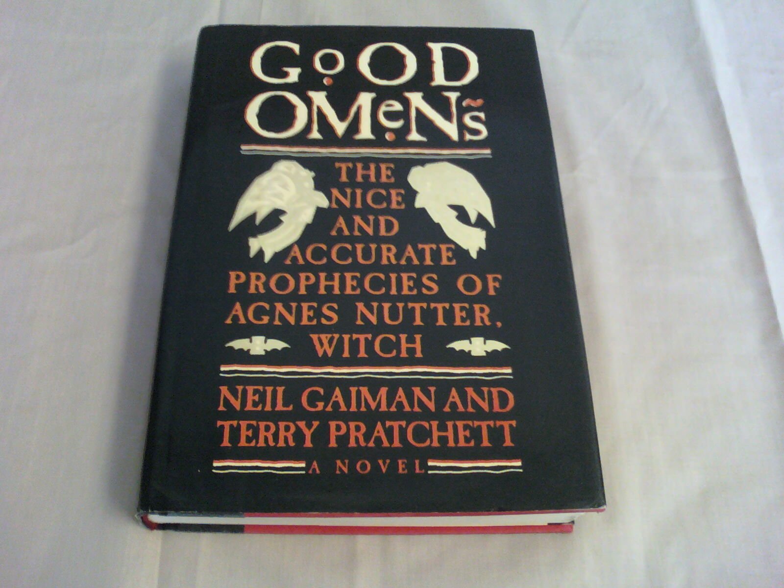 Good Omens: The Nice and Accurate Prophecies of Agnes Nutter, Witch book