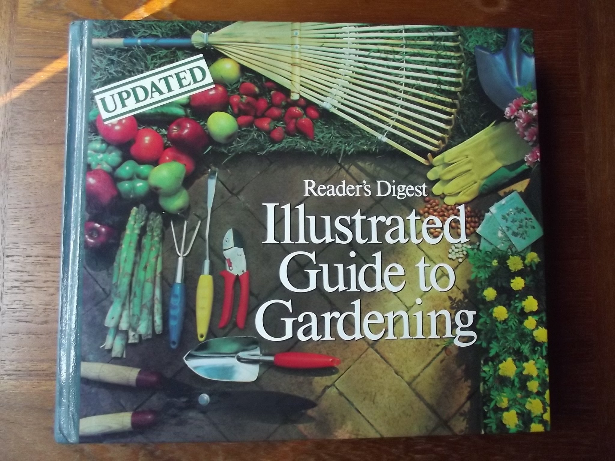 Reader's Digest Illustrated Guide to Gardening Garden & Plants