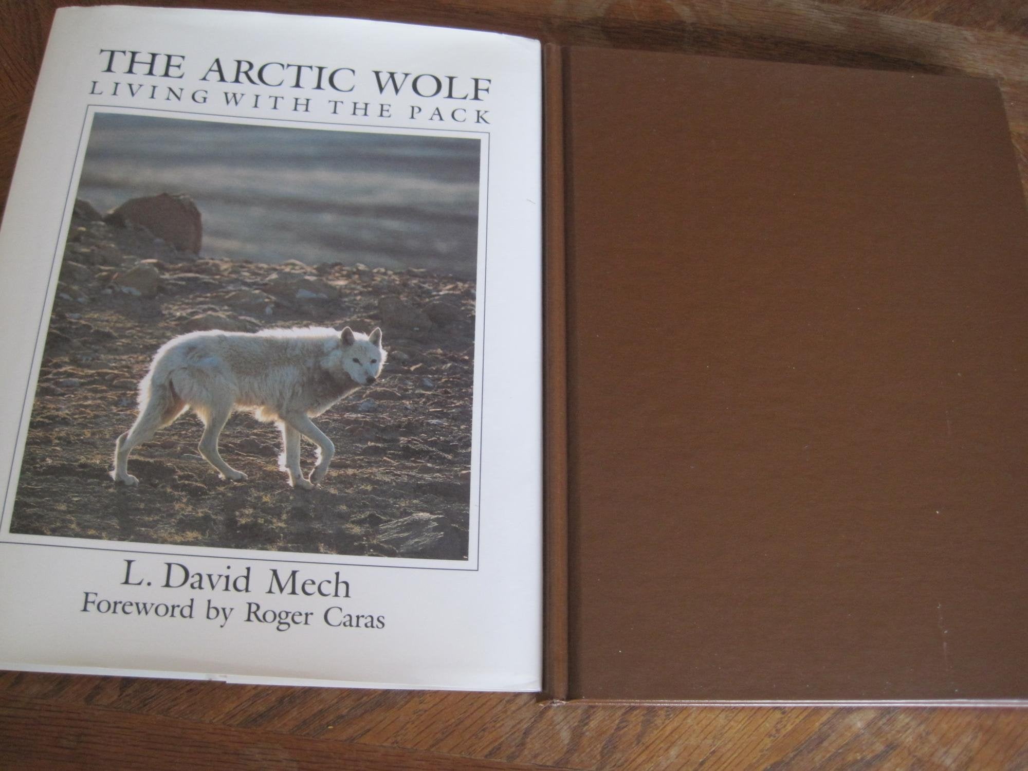 The Arctic wolf: Living with the pack Books