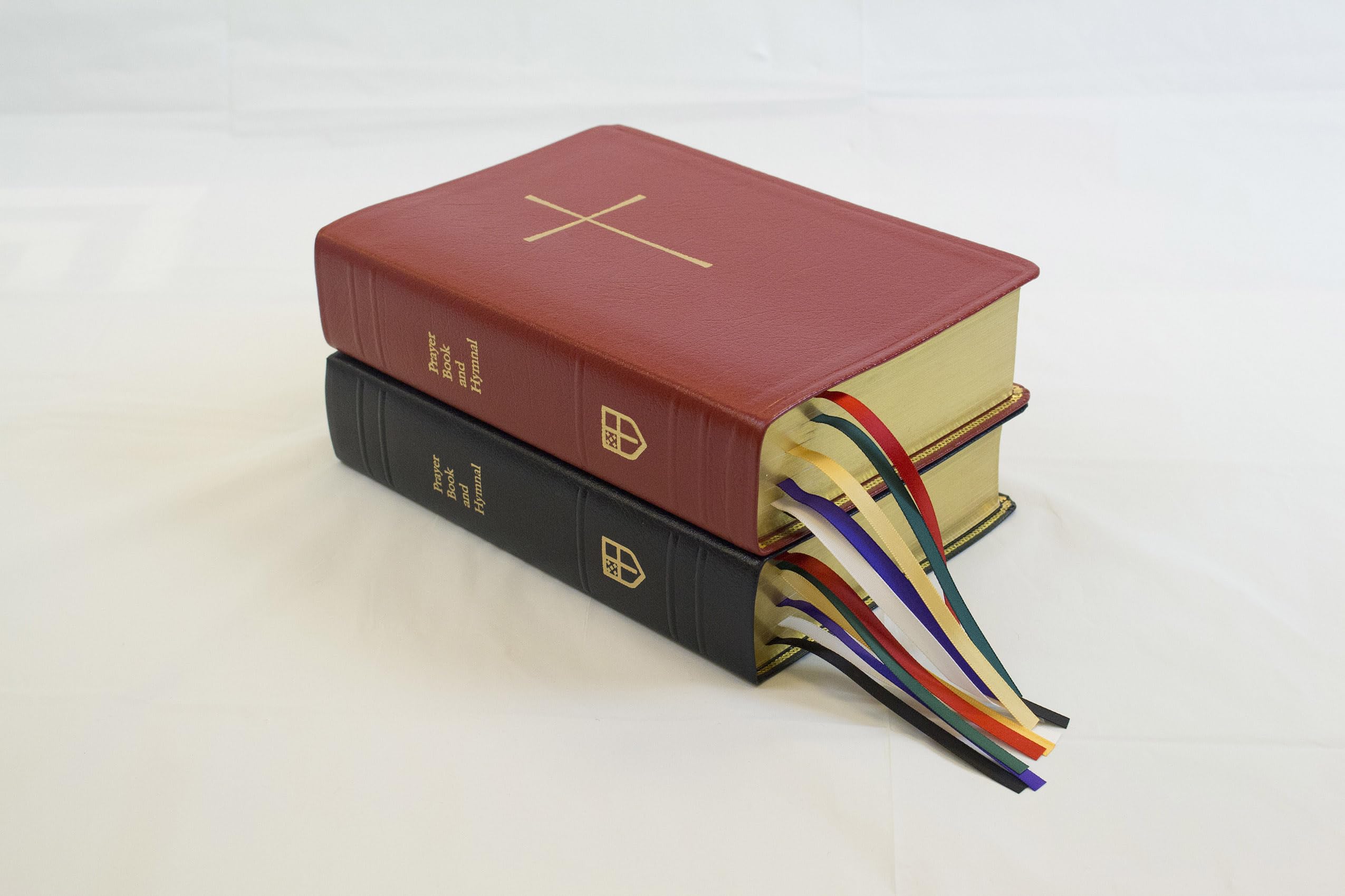 The Book of Common Prayer and Hymnal 1982 Combination Edition: Black Leather Arts & Music