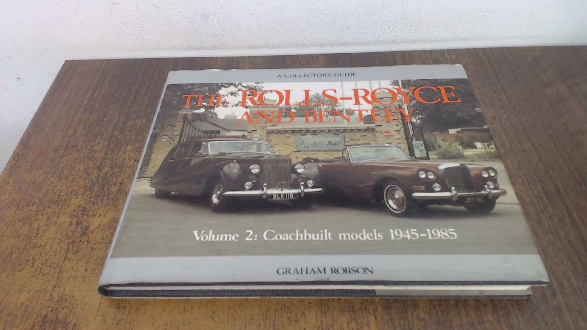 Rolls Royce and Bentley Collector's Guide (002) book