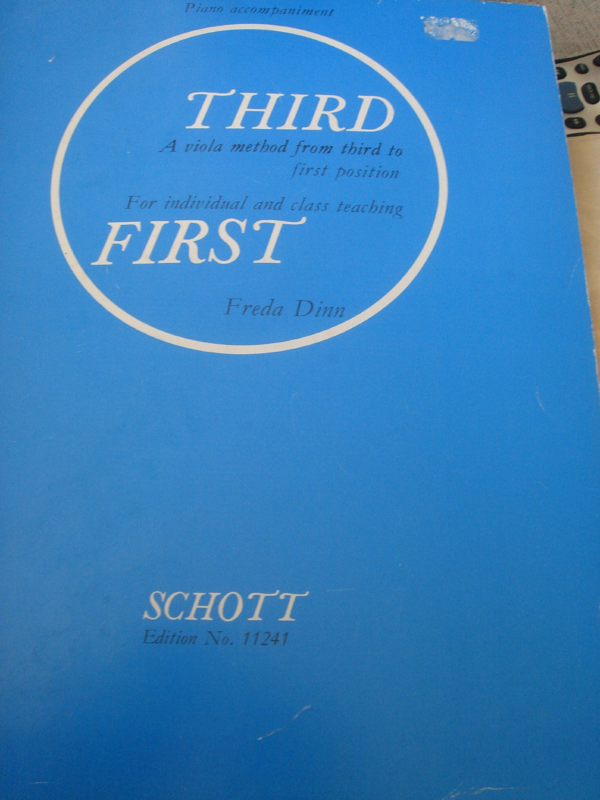 A viola method: from the third to the first position. Viola und Klavier. Klavier. Essays & Short Stories
