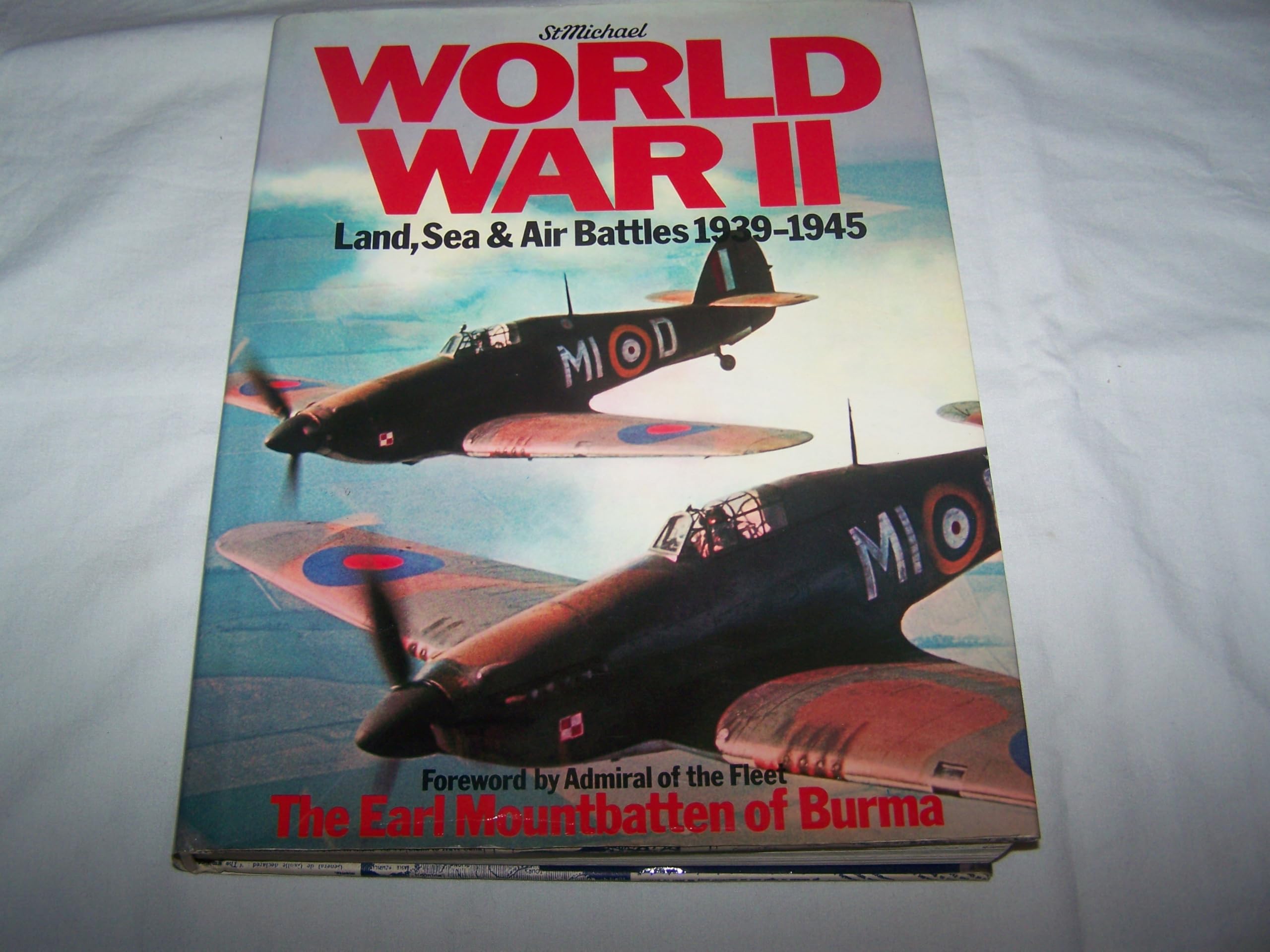 World War II: Land, sea & air battles, 1939-1945 book