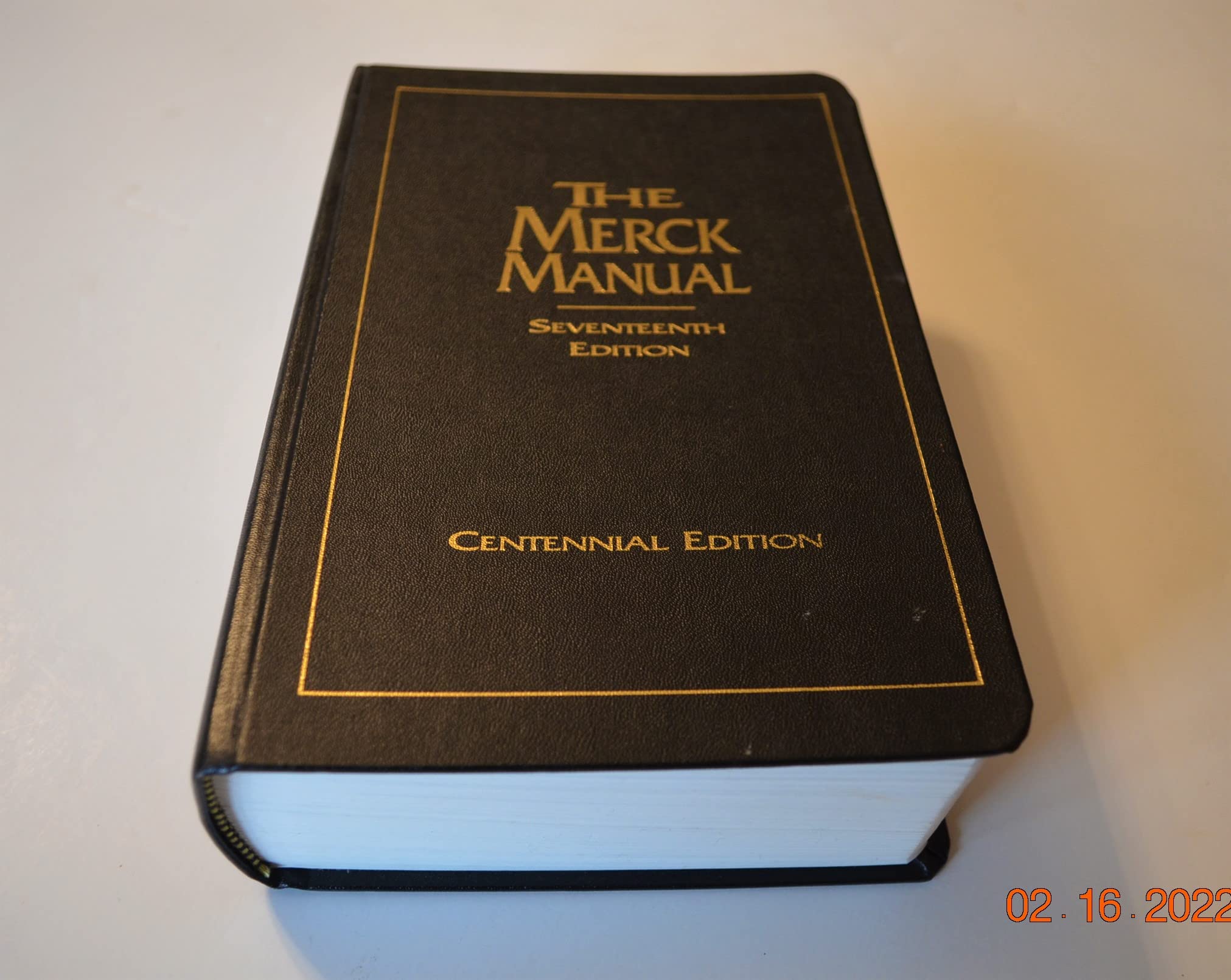 Centennial Edition (The Merck Manual of Diagnosis and Therapy) Medicine