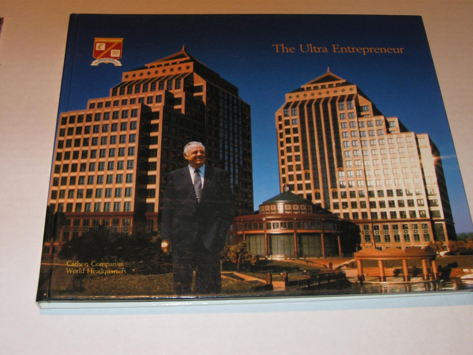 Ultra Entrepreneur : Curt Carlson Books