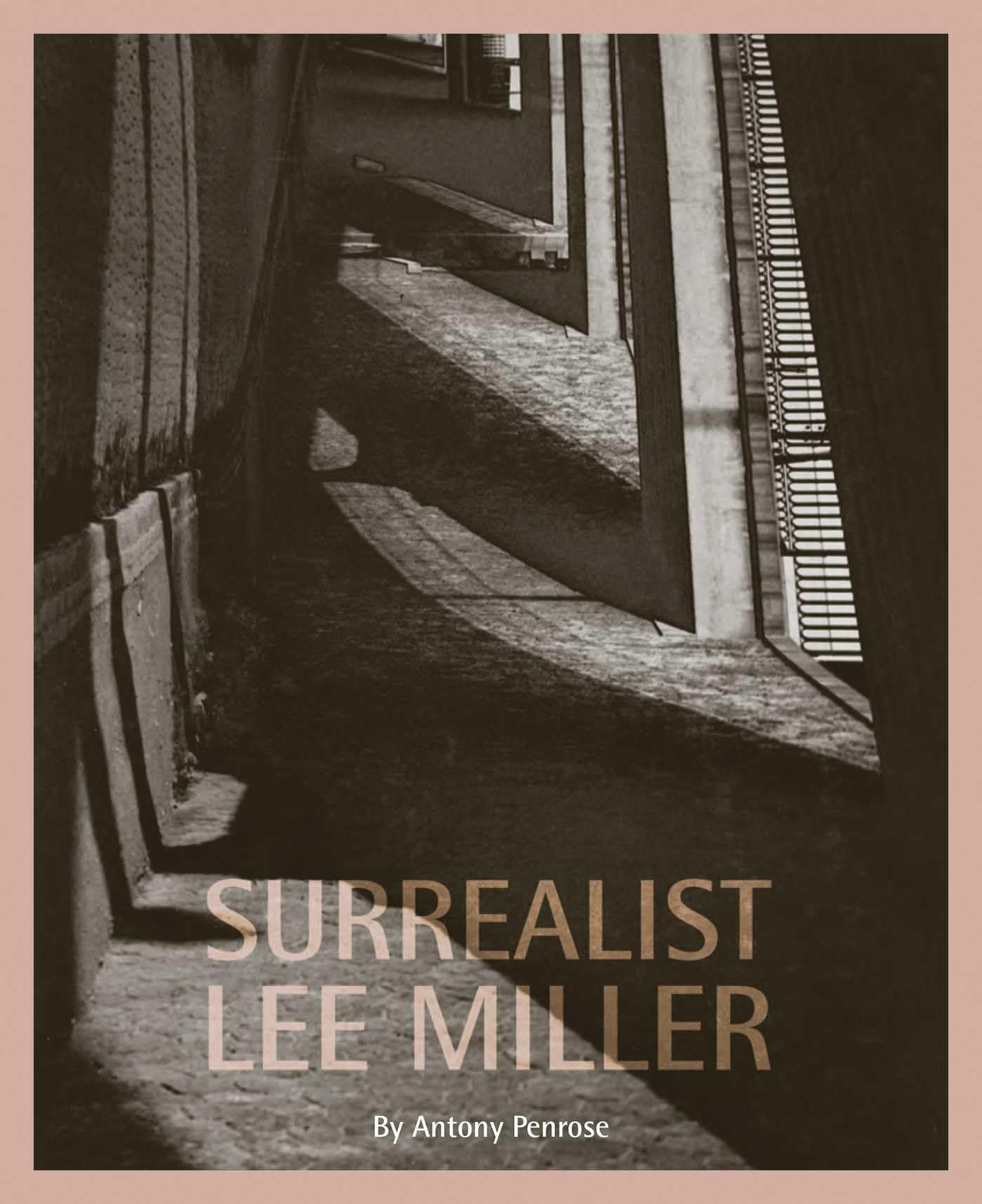 Surrealist Lee Miller /anglais book
