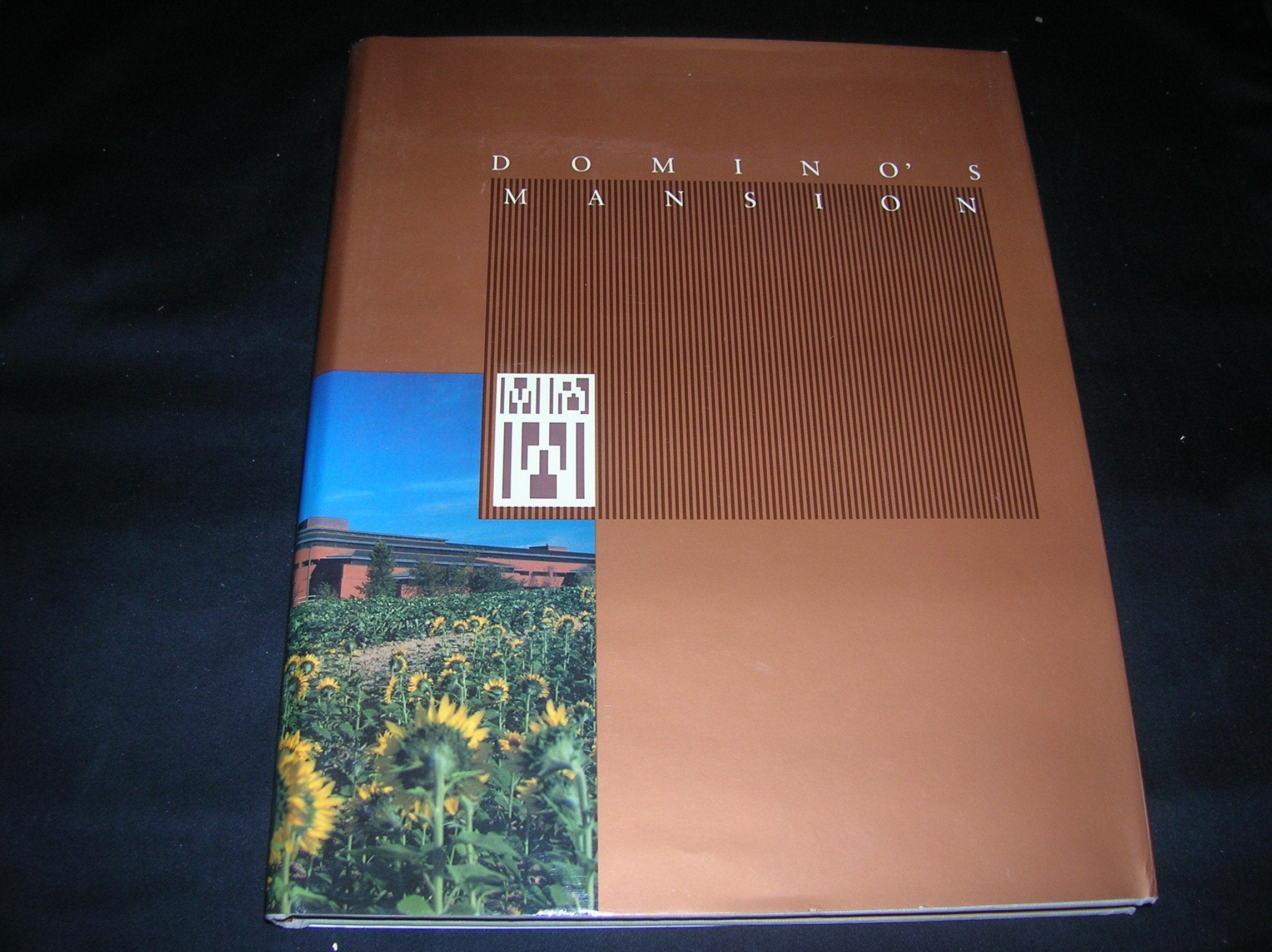 Domino's Mansion. Thomas Monaghan, Gunnar Birkerts and the Spirit of Frank Lloyd Wright. With Foreword by Vincent Scully. Books