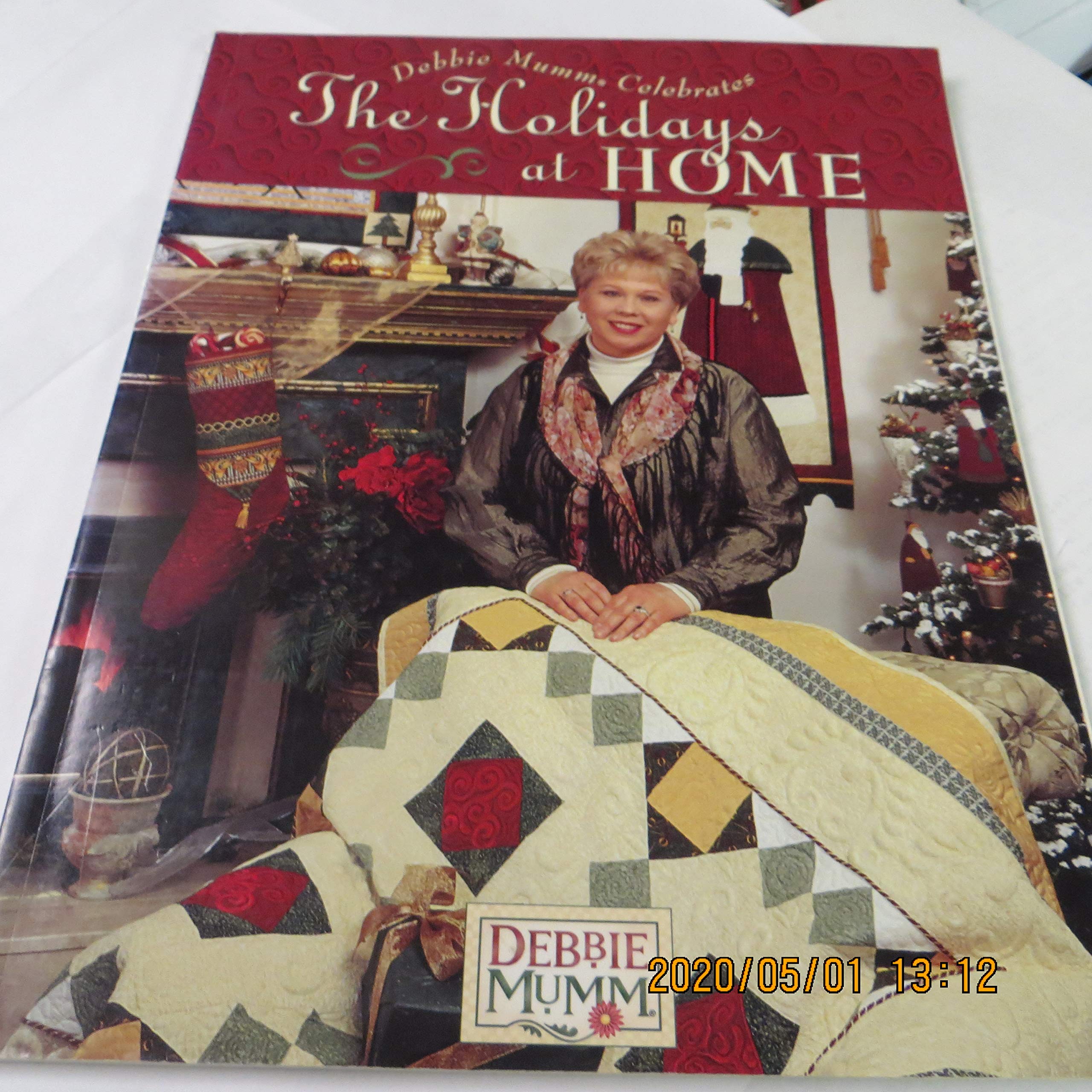 Debbie Mumm celebrates the holidays at home book