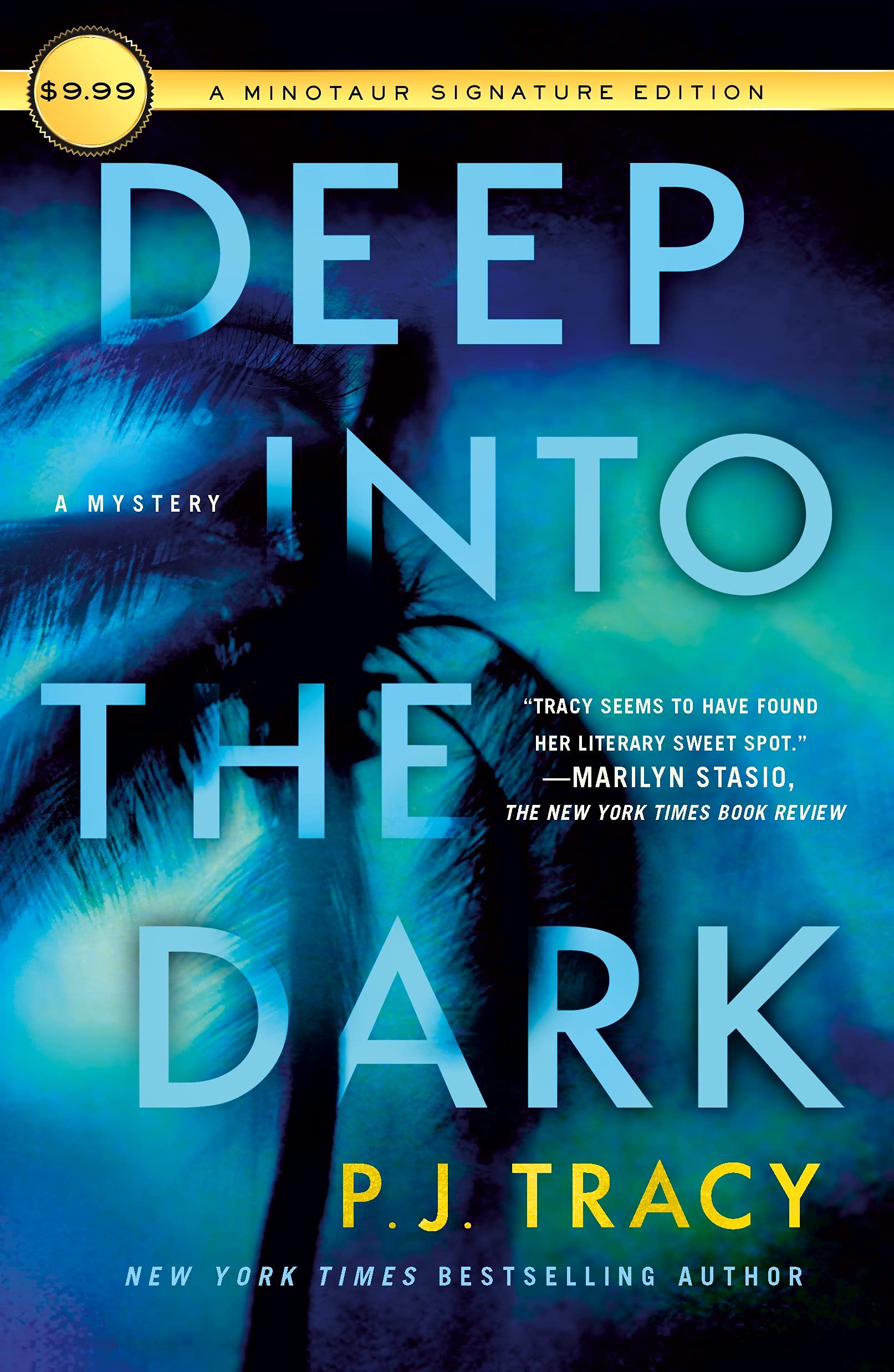 Deep into the Dark: A Mystery (Detective Margaret Nolan, 1, Band 1) Contemporary literature