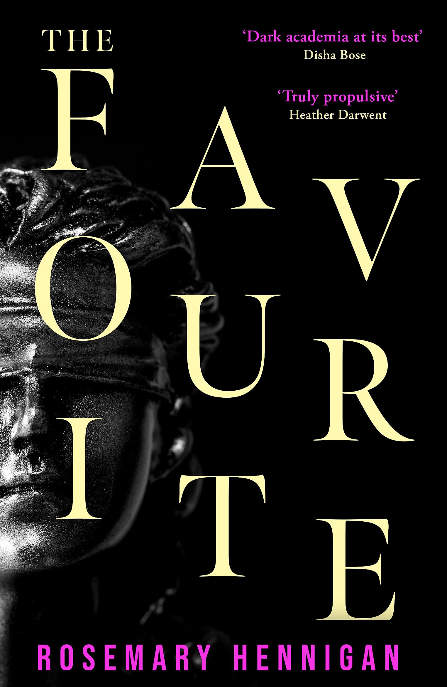 The Favourite: A razor-sharp suspense novel that will stay with you long after the final page Contemporary literature