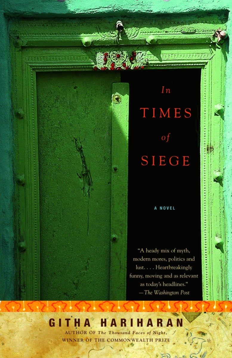 In Times of Siege: A Novel (Vintage Contemporaries) Horror & Mystery