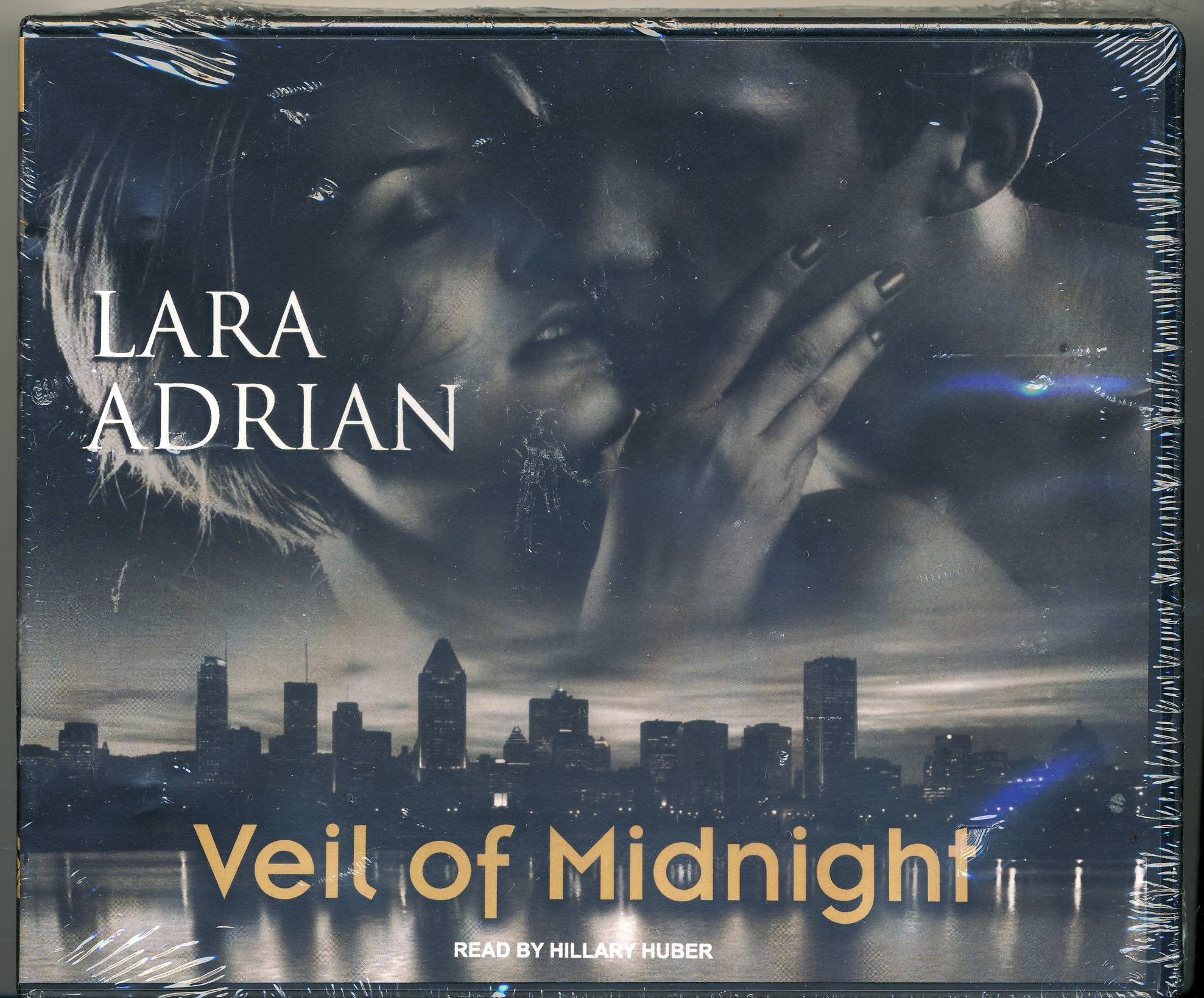 Veil of Midnight (Midnight Breed, Band 5) Contemporary literature