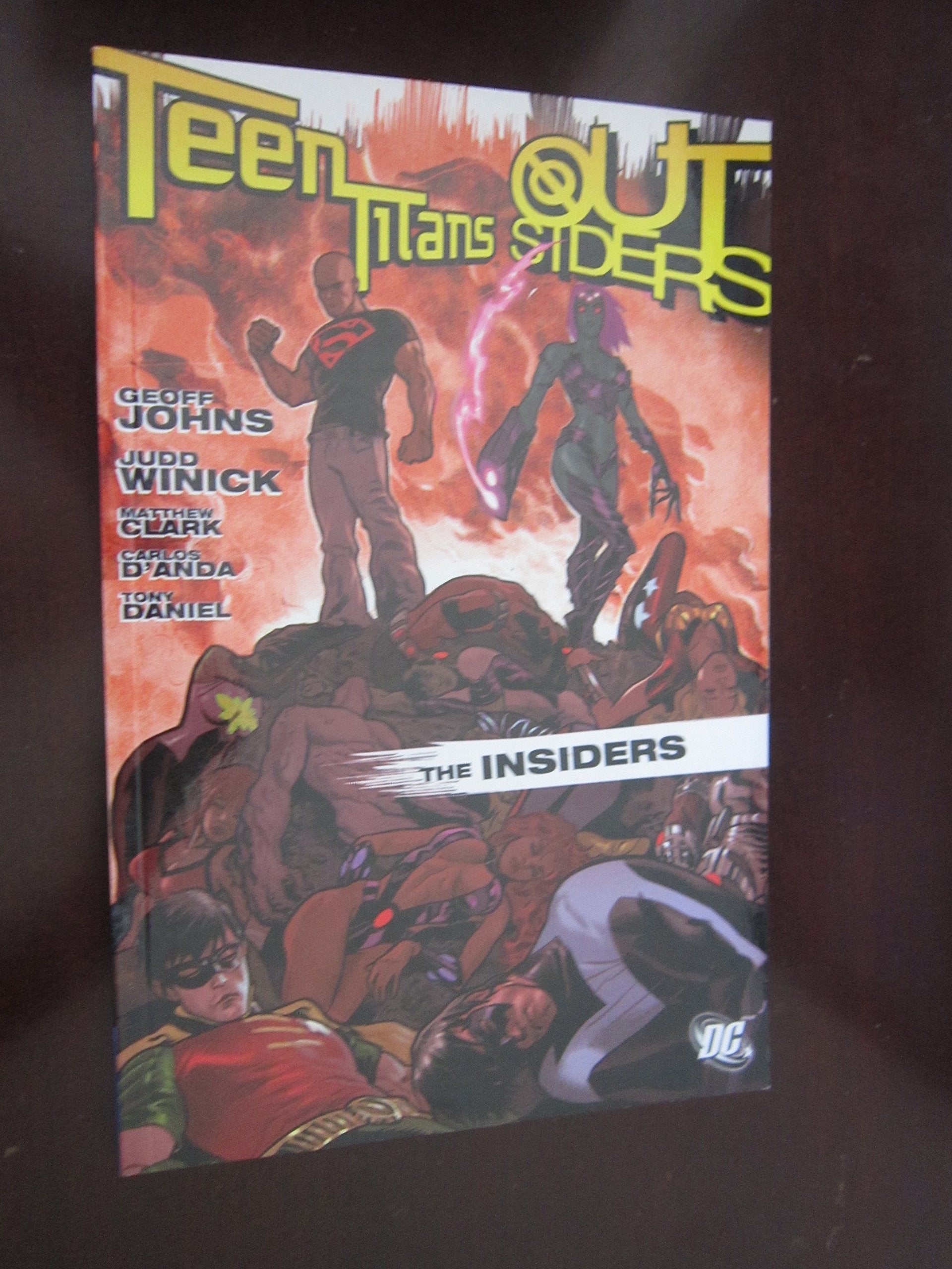 Teen Titans/Outsiders: The Insiders Manga