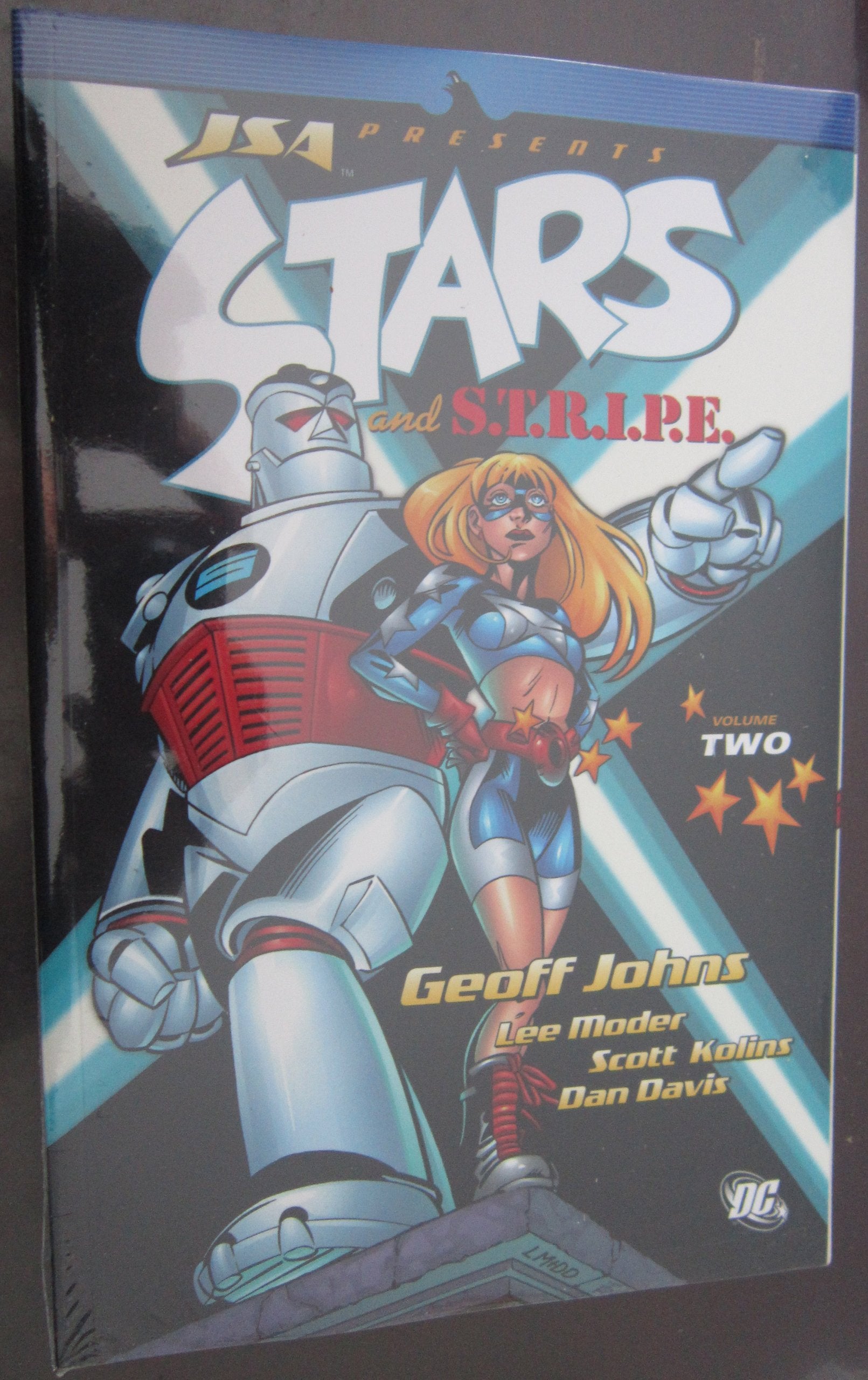 JSA Presents: Stars and S.t.r.i.p.e. 2 Superheroes