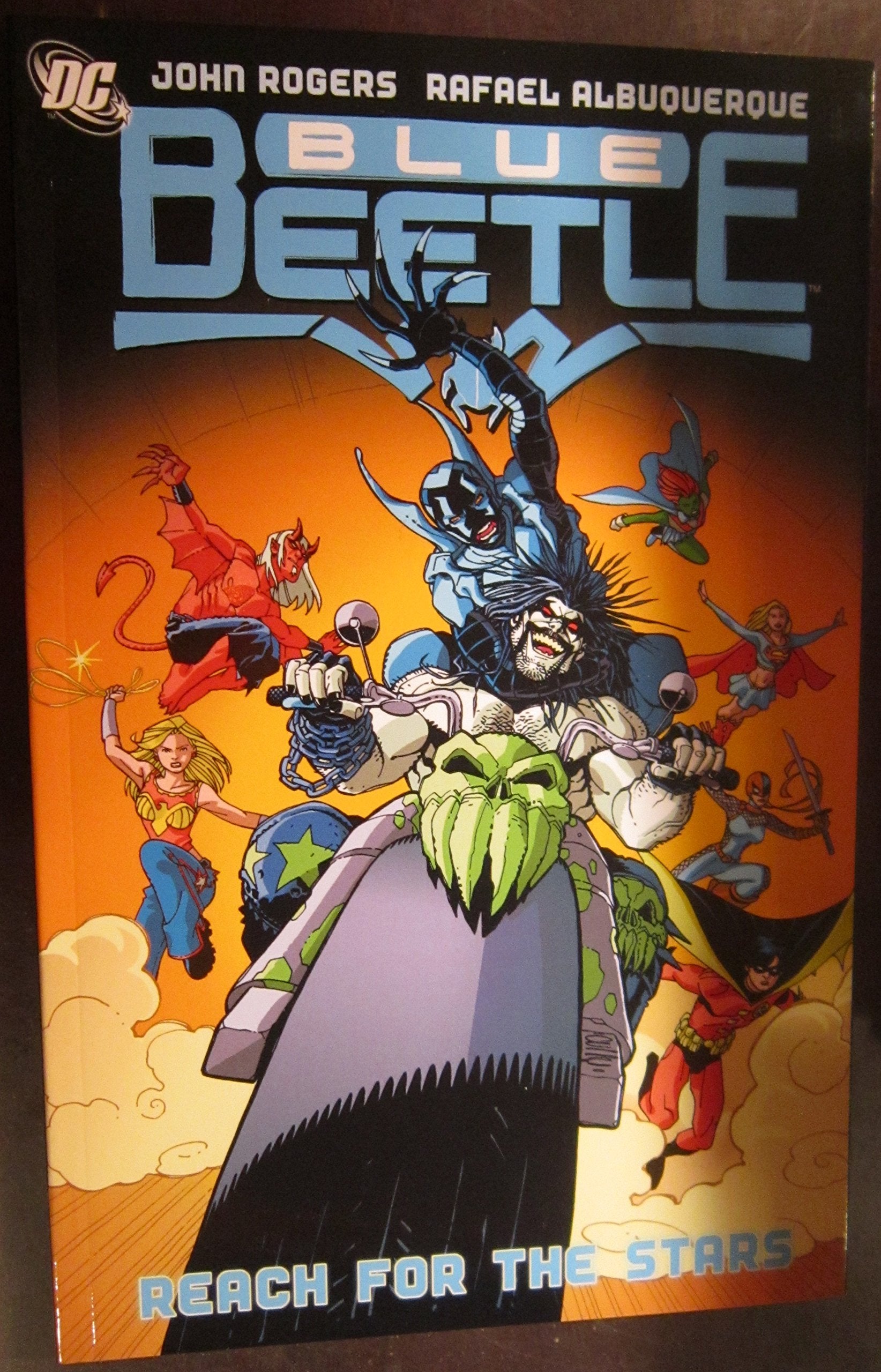 Blue Beetle 3: Reach for the Stars Manga