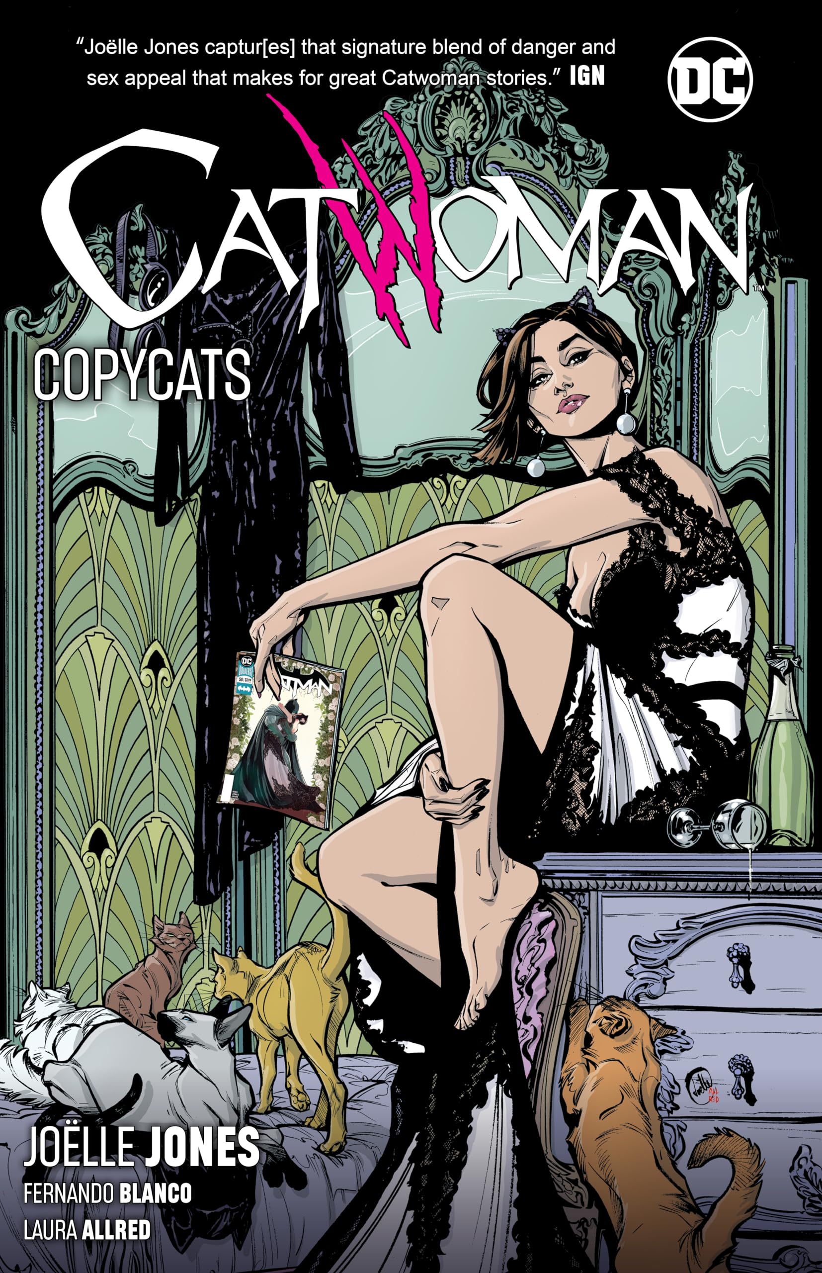 Catwoman Vol. 1: Copycats Contemporary literature