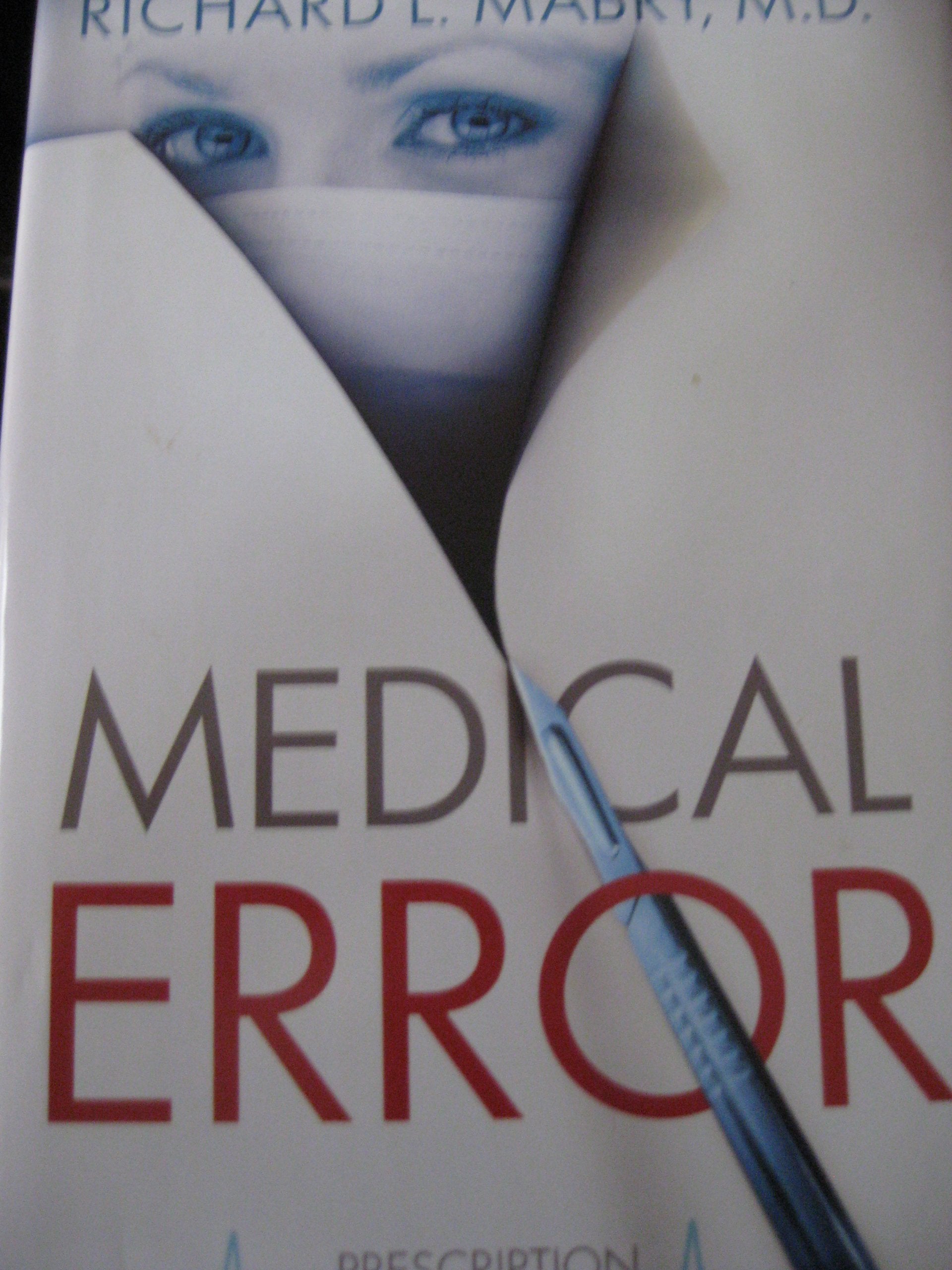 Medical Error: Medical Suspense With Heart (Prescription for Trouble: Thorndike Press Large Print Christian Mystery, Band 2) Contemporary literature