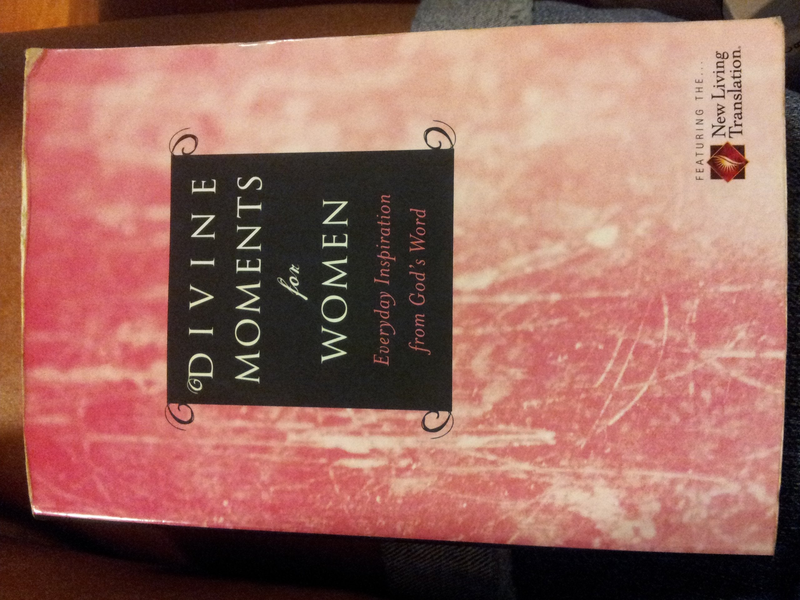 Divine Moments For Women: Everyday Inspiration from God's Word Books
