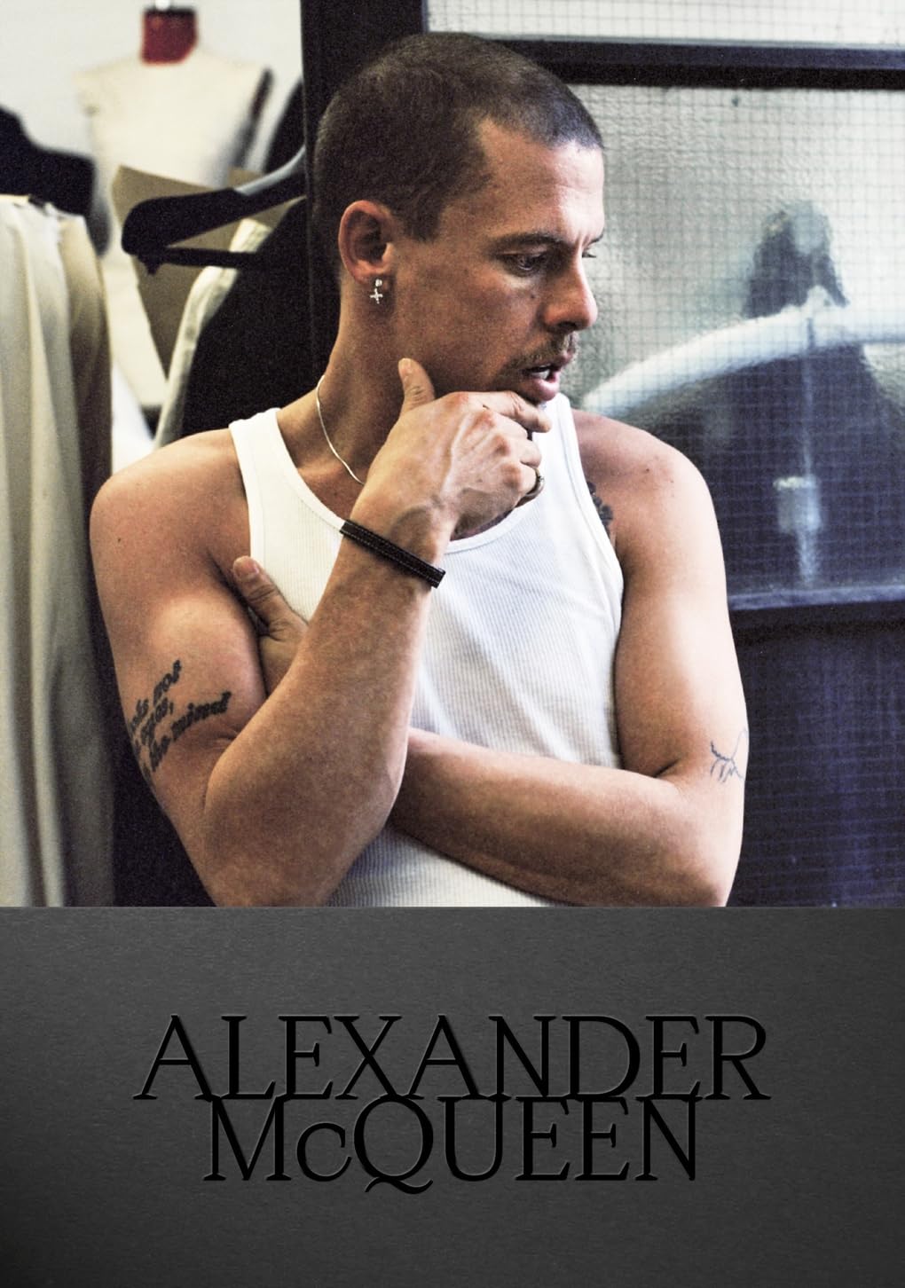 Alexander Mcqueen: Fashion Icon (Designer) Contemporary literature