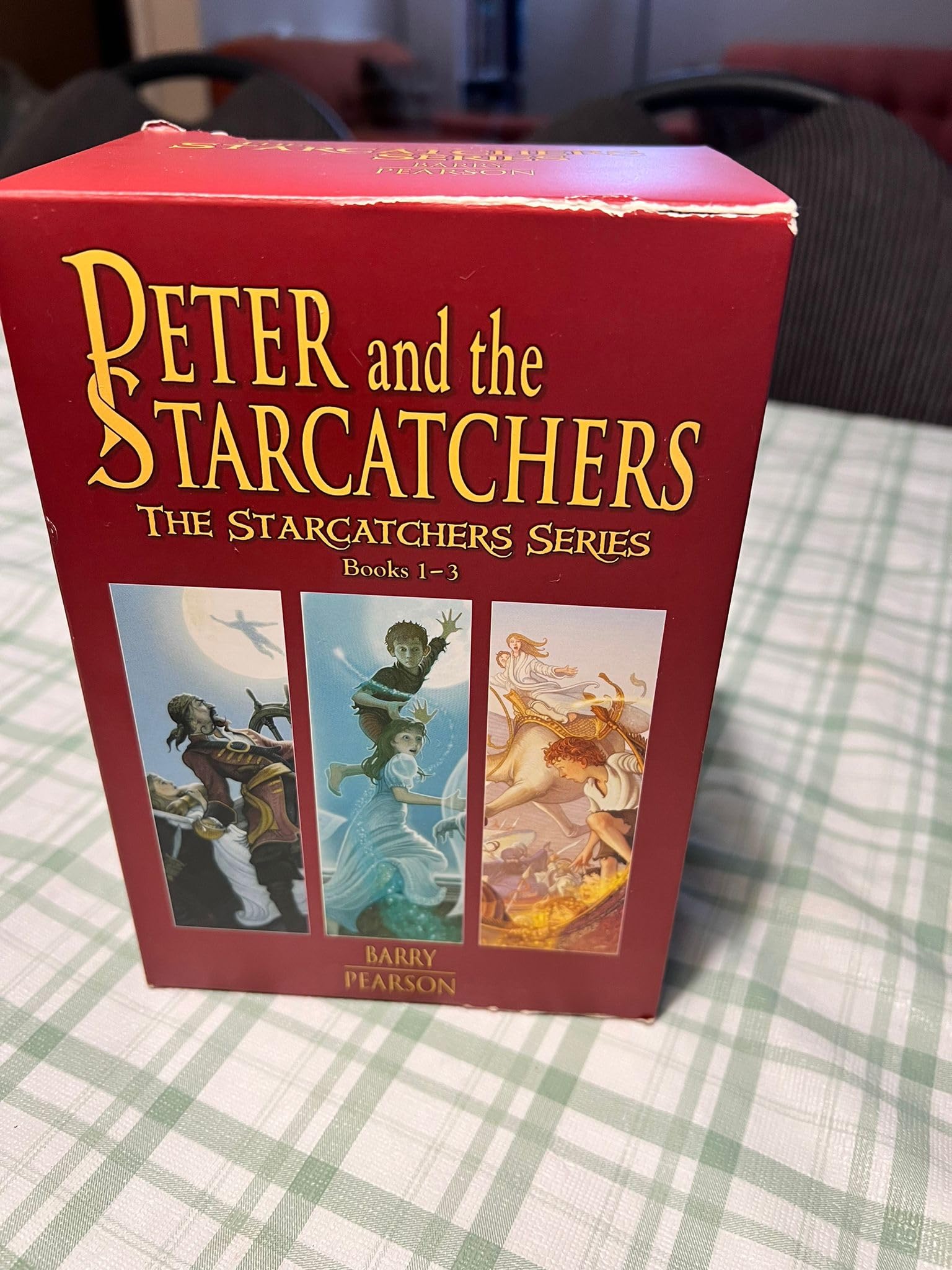 Peter and the Starcatchers: The Starcatchers Series Books 1-3: Paperback Box Set: Peter and the Starcatchers/Peter and the Shadow Thieves/Peter and the Secret of Rundoon (Starcatchers, 1-3) Novels & Short Stories