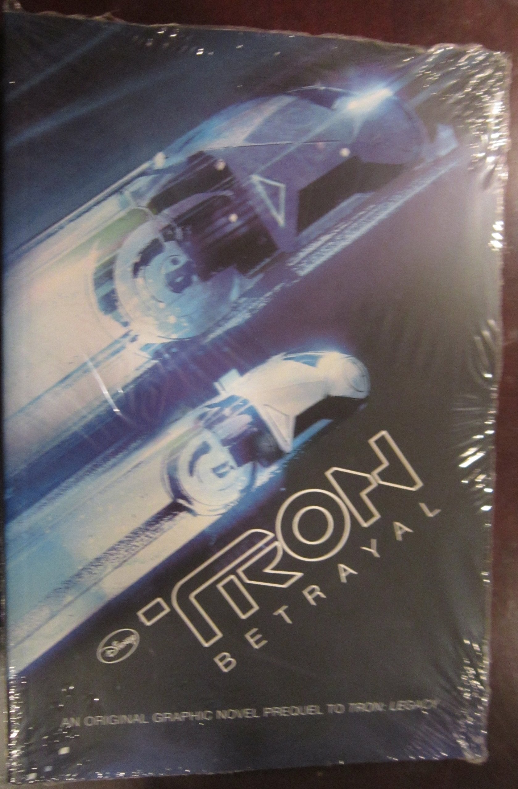 Tron: Betrayal: An Original Graphic Novel Prequel to Tron: Legacy book