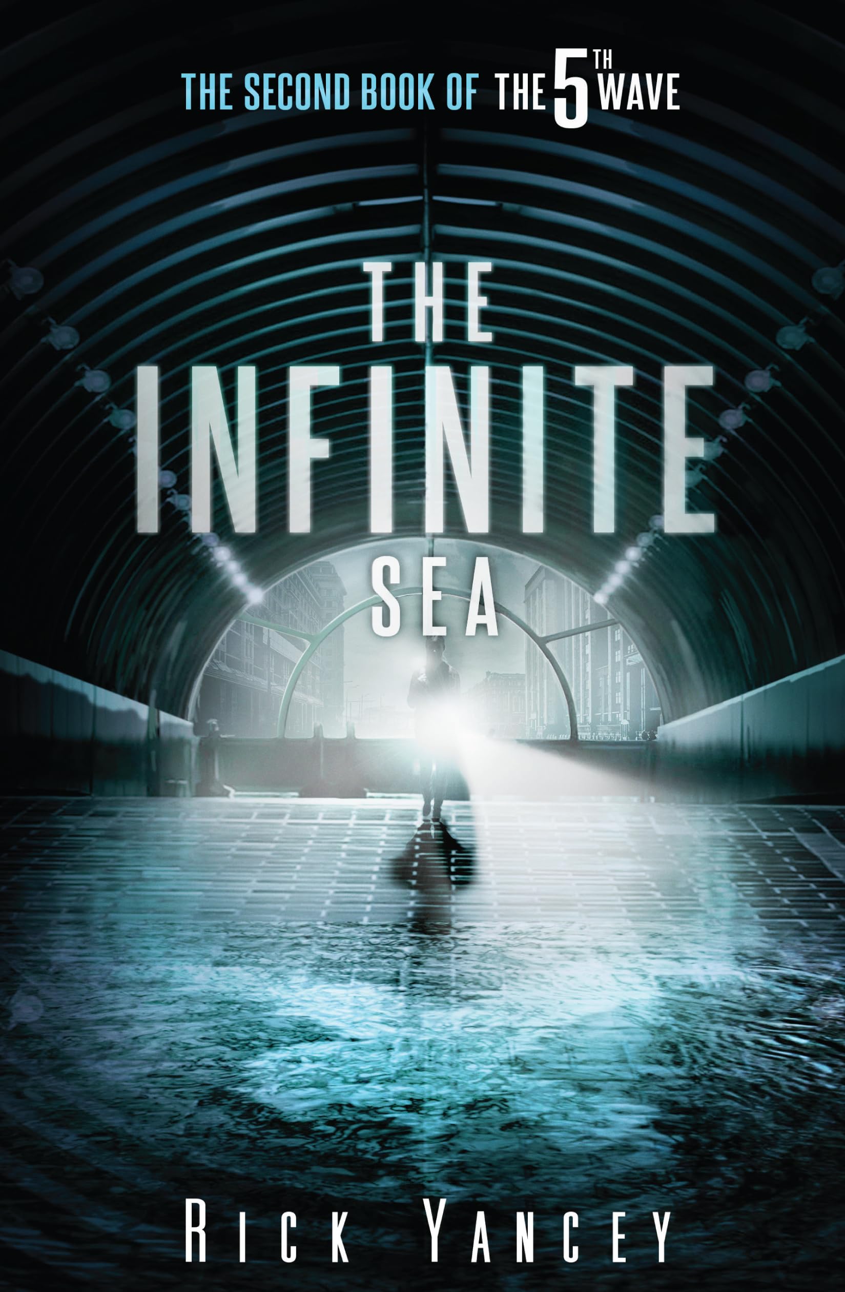 The Infinite Sea (5th Wave: Thorndike Press Large Print The Literacy Bridge, 2, Band 2) Novels & Short Stories