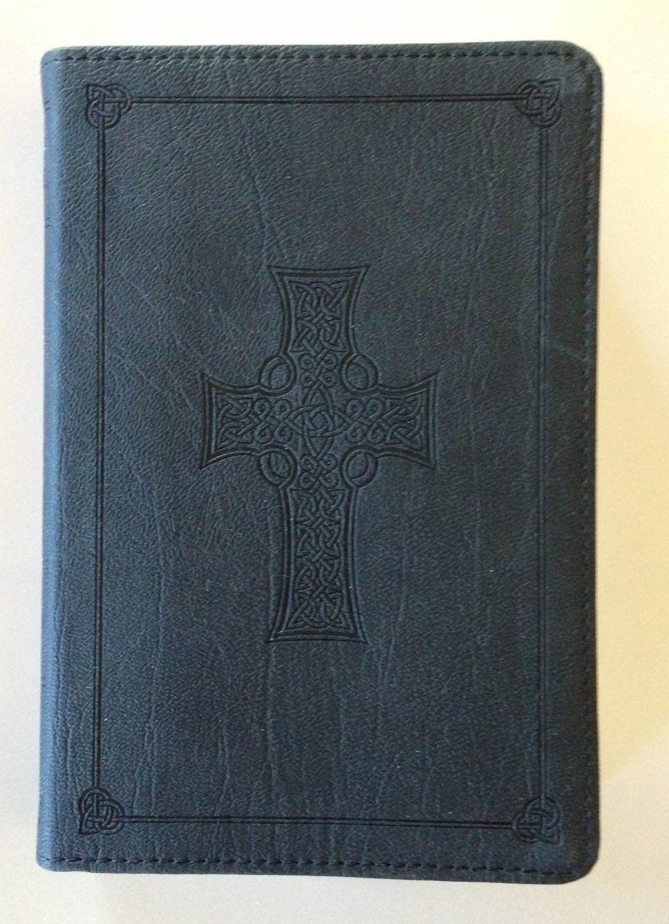 Product Image: ESV Compact Bible Exclusive Edition (Saddle/Cross)