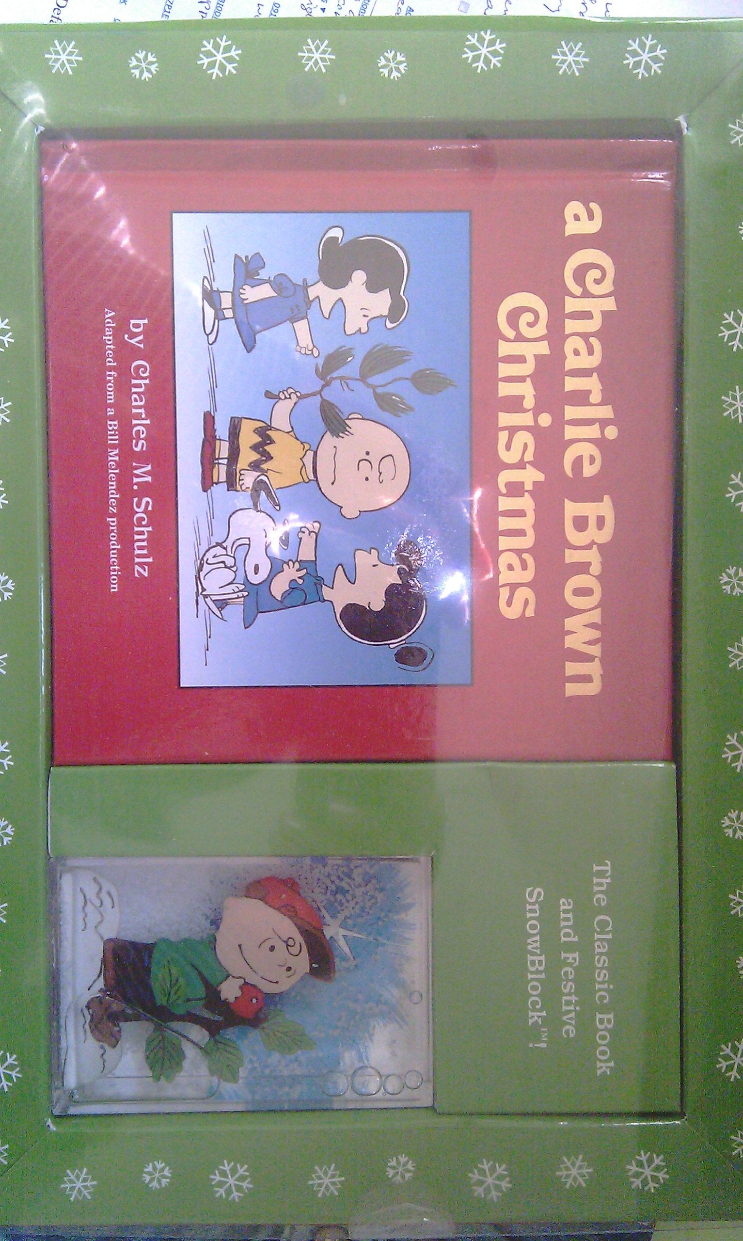 A Charlie Brown Christmas (Classic book and Festive Snowblock) Books