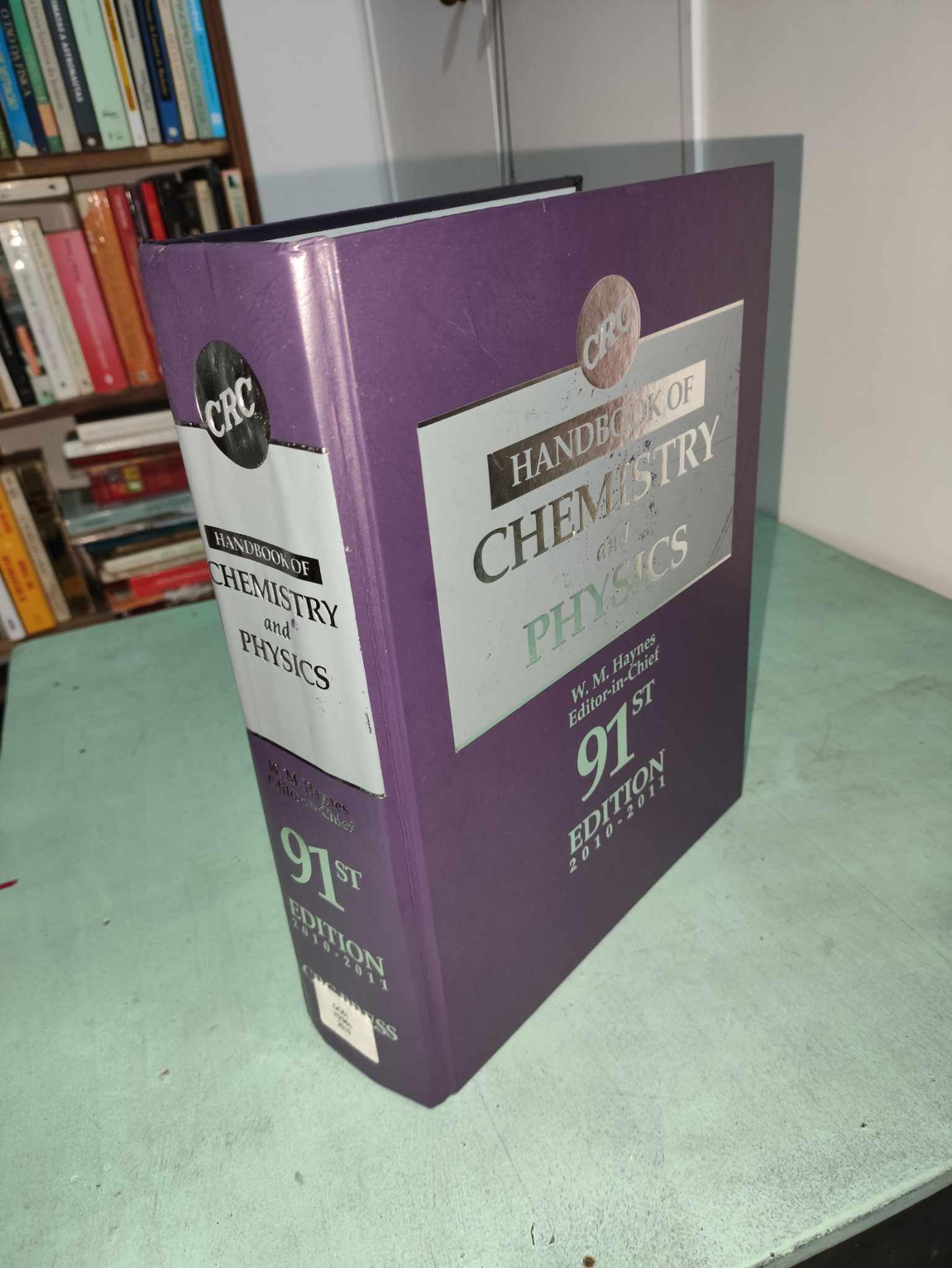 CRC Handbook of Chemistry and Physics: A Ready-reference Book of Chemical and Physical Data Natural Sciences