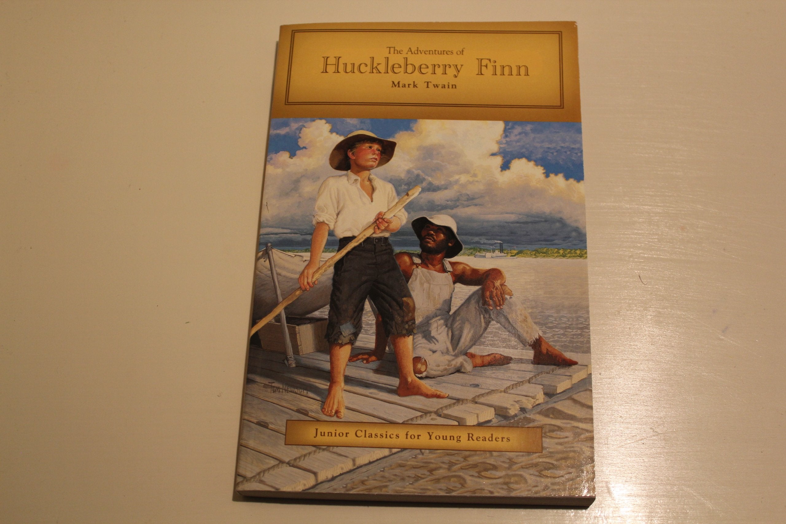 The Adventures of Huckleberry Finn Junior Classics for Young Readers Contemporary literature