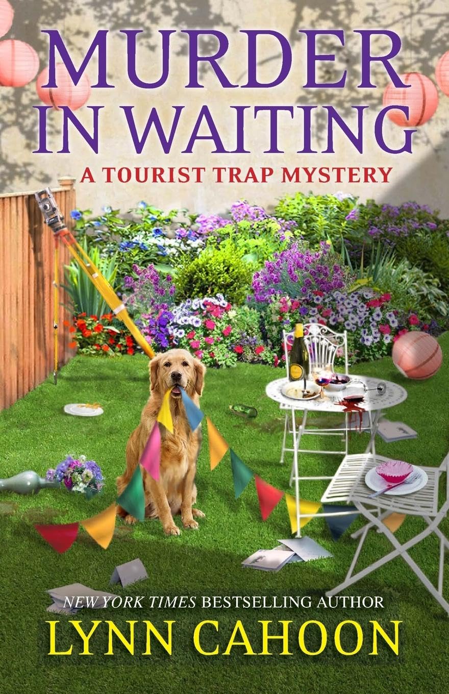 Murder in Waiting (A Tourist Trap Mystery, Band 11) Contemporary literature