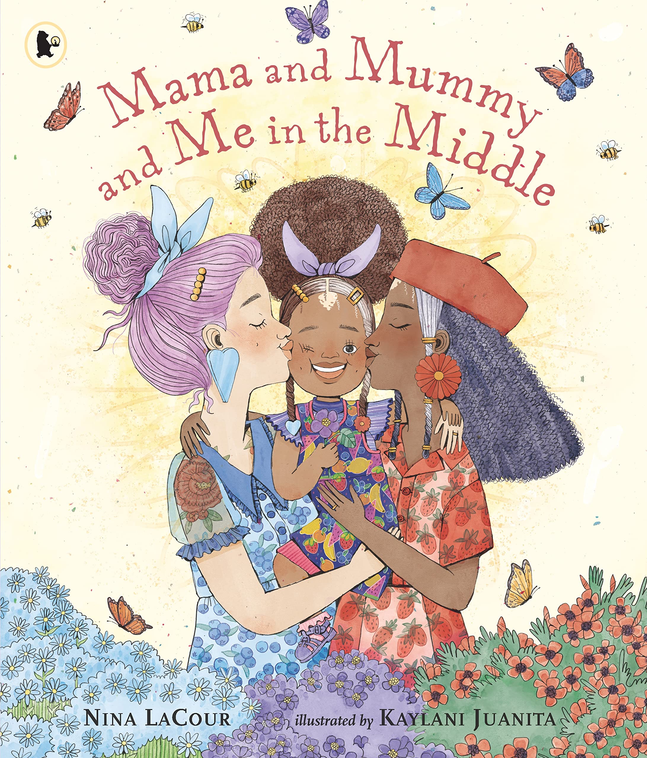 Mama and Mummy and Me in the Middle: An ideal gift for little ones missing Mummy while she's away Non-fiction