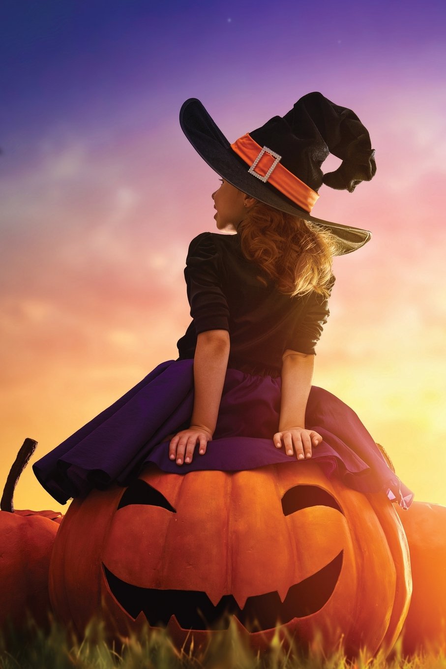 Little Witch Riding Jack-o-latern 2 Notebook: 150 page Notebook Journal Diary (Spookies 150 Blank Notebooks, Band 52) Non-fiction
