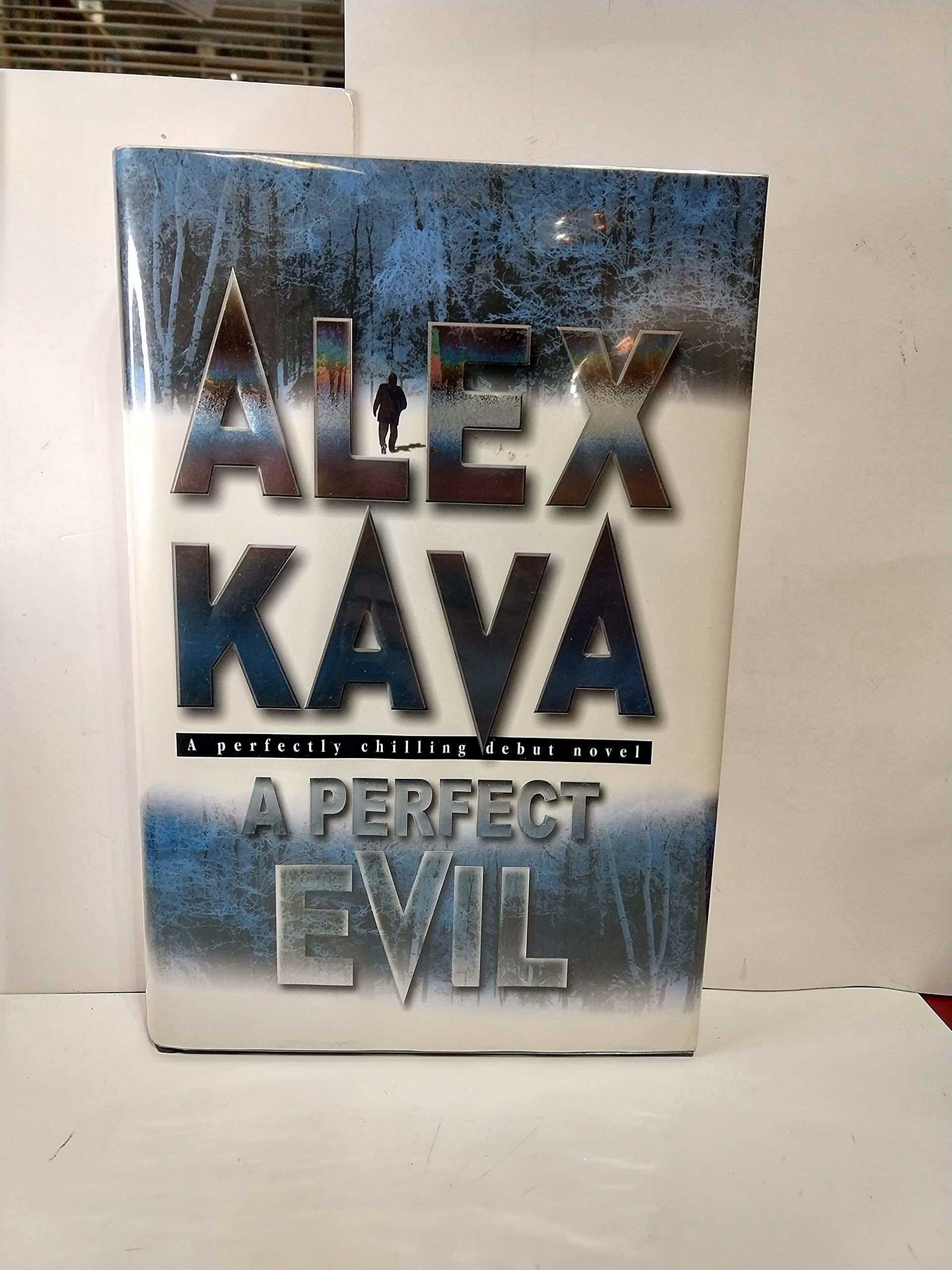 Product Image: A Perfect Evil (Mira)
