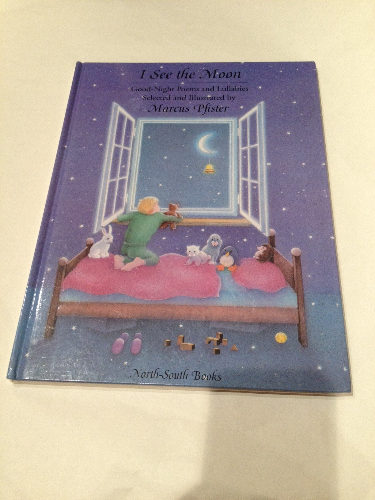 I See the Moon: Good-Night Poems and Lullabies Poetry