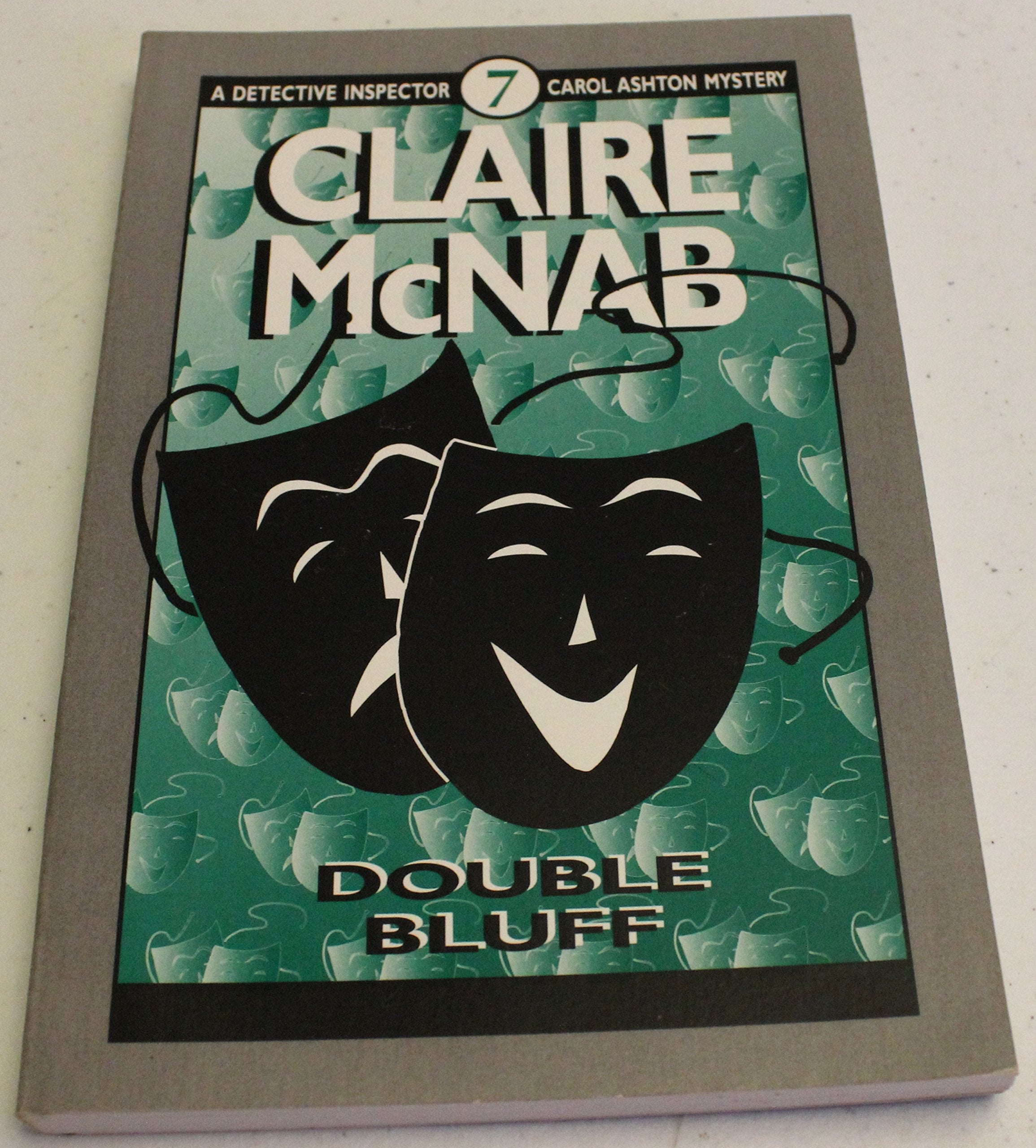 Double Bluff: The 7th Detective Inspector Carol Ashton Mystery Contemporary literature