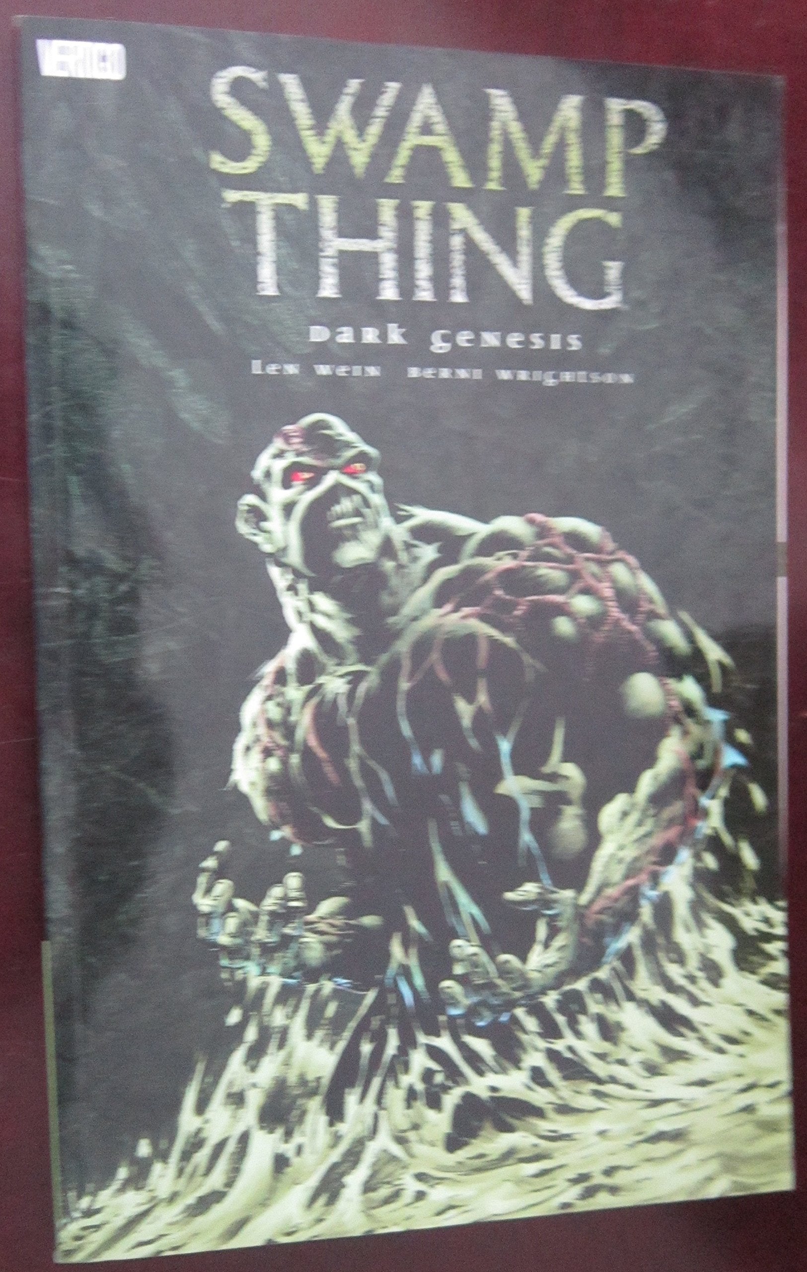 Swamp Thing 1: Dark Genesis (Swamp Thing (Graphic Novels)) Superheroes