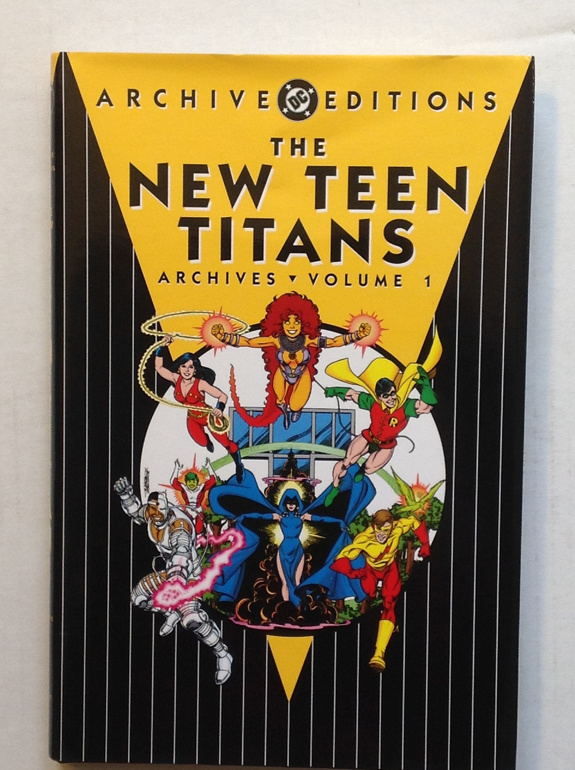 The New Teen Titans Archives 1 (Archive Editions) Contemporary literature