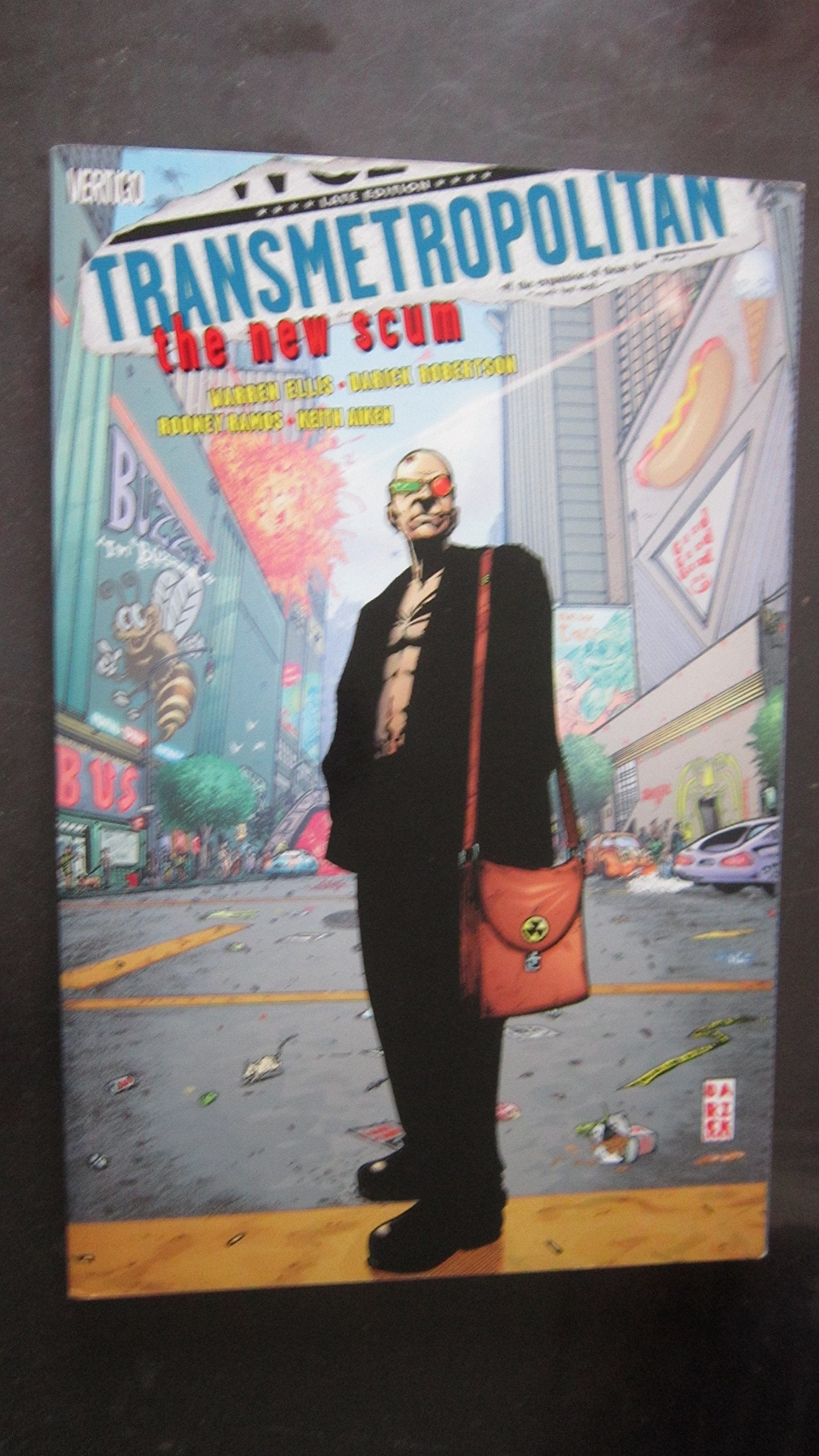 Transmetropolitan 4: The New Scum (Transmetropolitan (Graphic Novels)) Manga