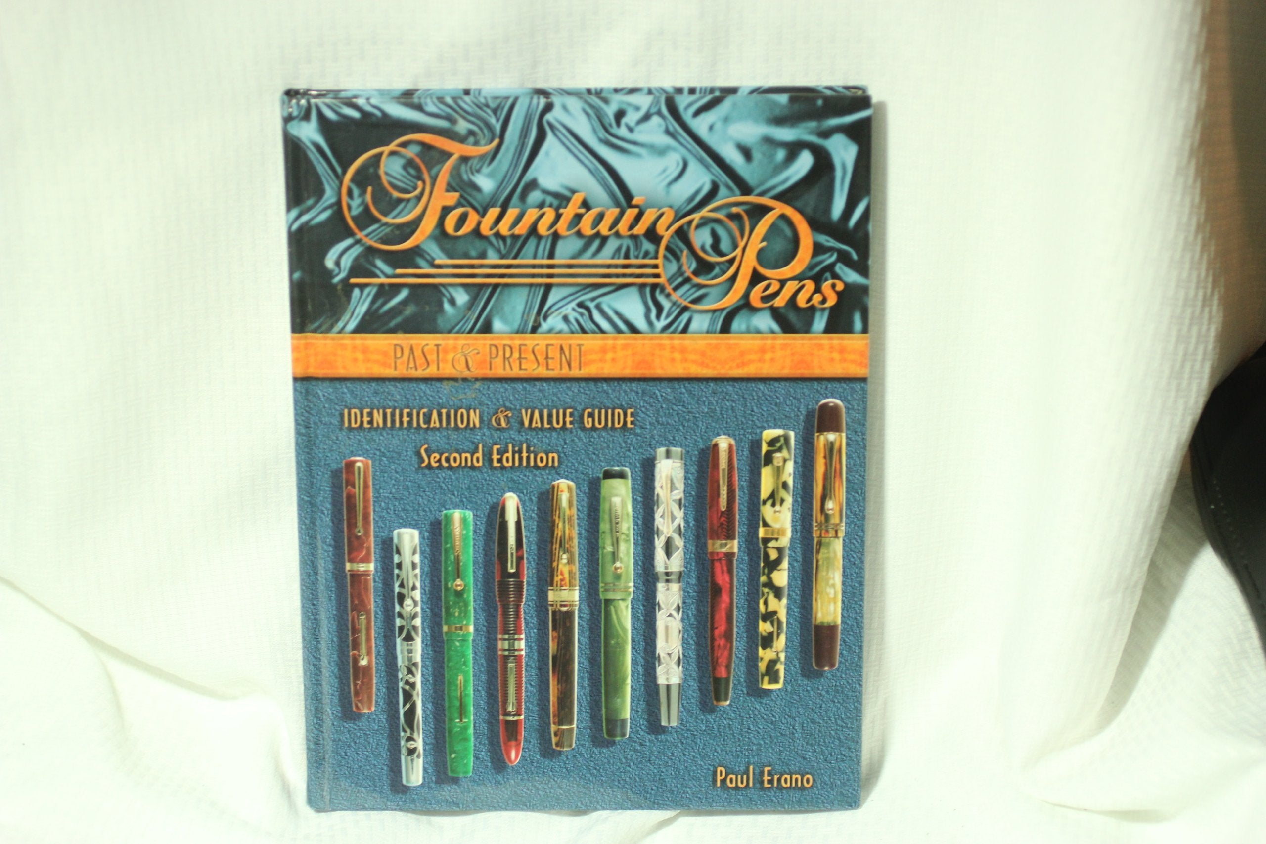 Fountain Pens Past & Present (FOUNTAIN PENS PAST AND PRESENT) Hobbies & Crafts