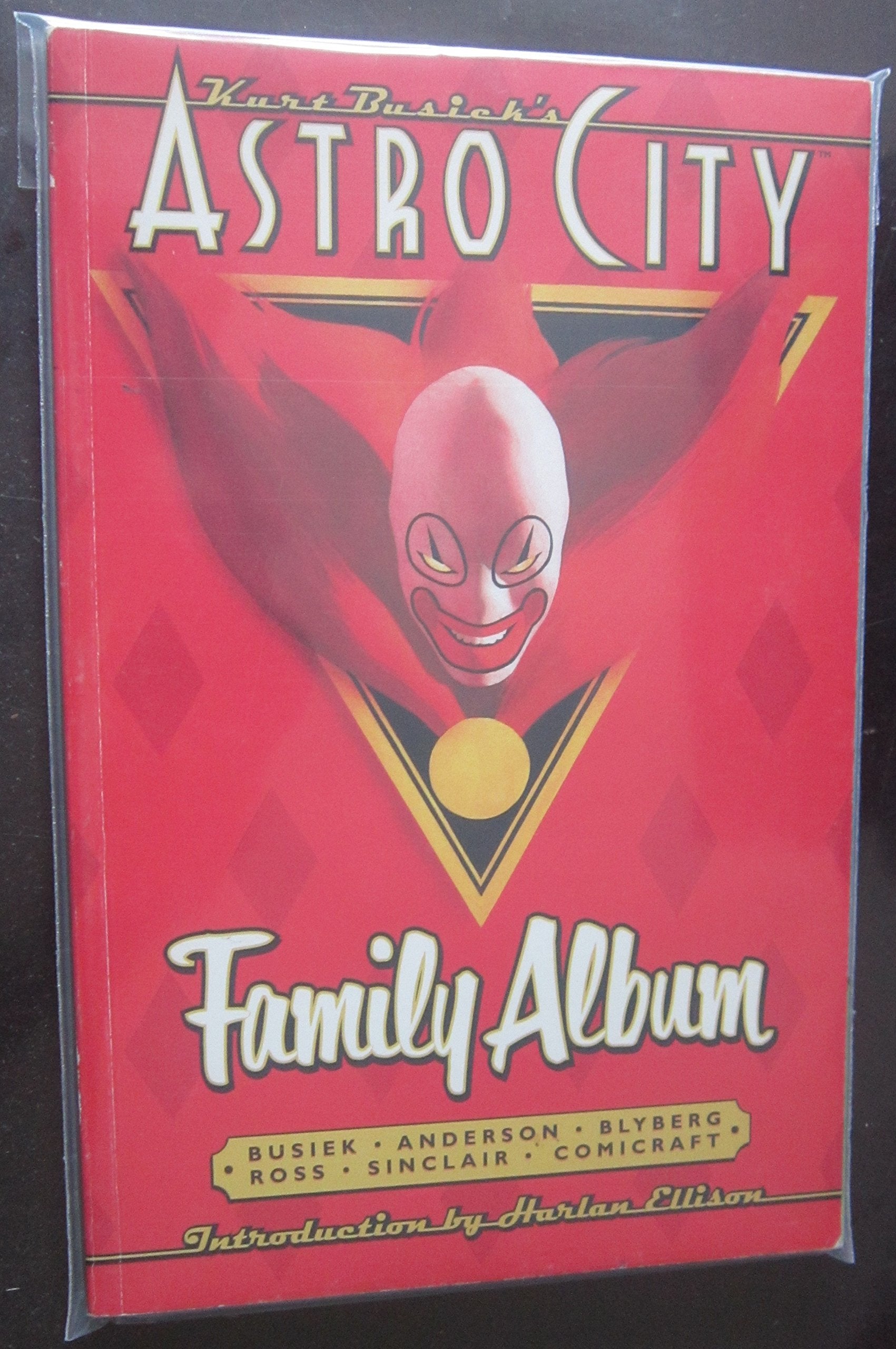 Astro City Family Album Superheroes