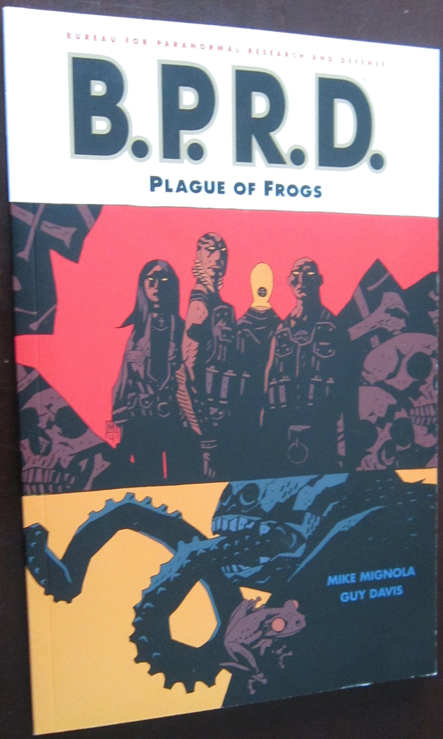 B.P.R.D. Vol. 3: Plague of Frogs Manga