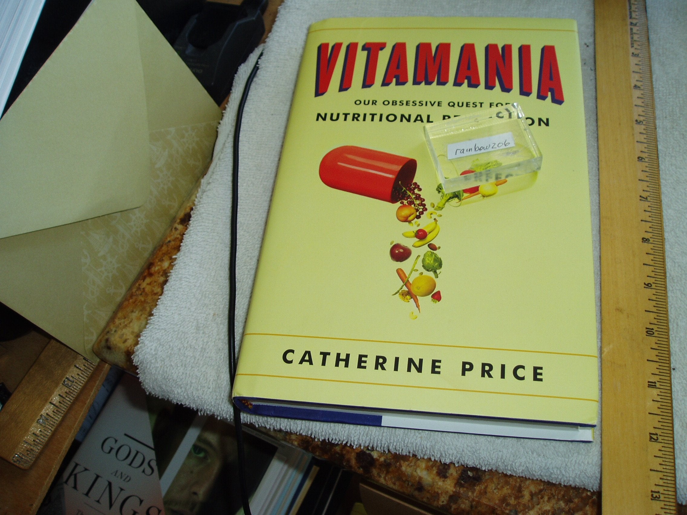 Vitamania: Our Obsessive Quest for Nutritional Perfection Social Sciences